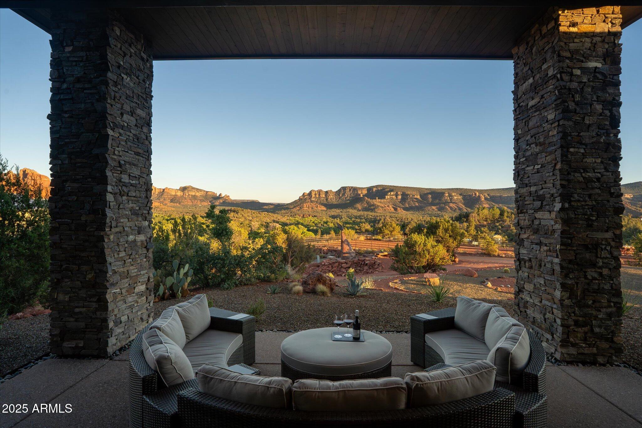 Sedona, Arizona, 86336, United States, 4 Bedrooms Bedrooms, ,4 BathroomsBathrooms,Residential,Active,1946435