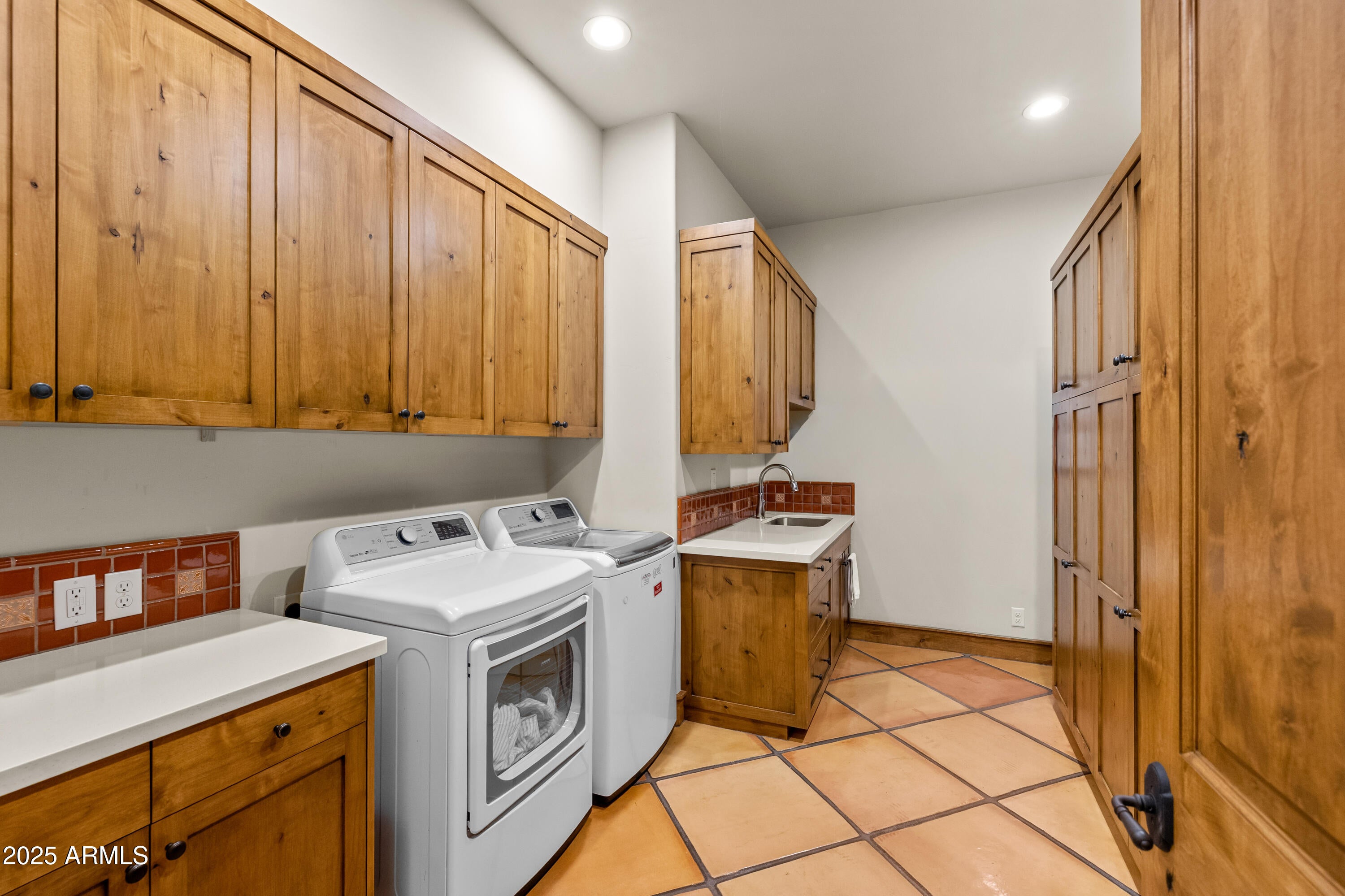 Flagstaff, Arizona, 86001, United States, 4 Bedrooms Bedrooms, ,4 BathroomsBathrooms,Residential,Active,2002671