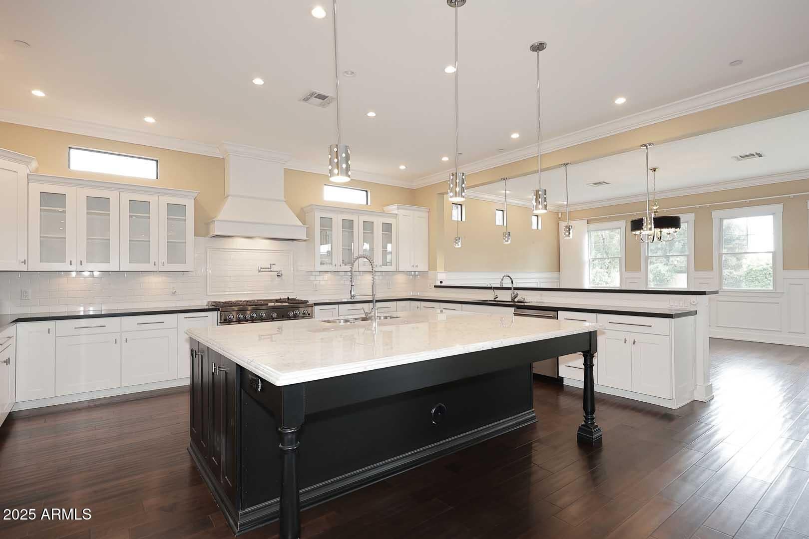 Scottsdale, Arizona, 85258, United States, 5 Bedrooms Bedrooms, ,5 BathroomsBathrooms,Residential,Active,1997642