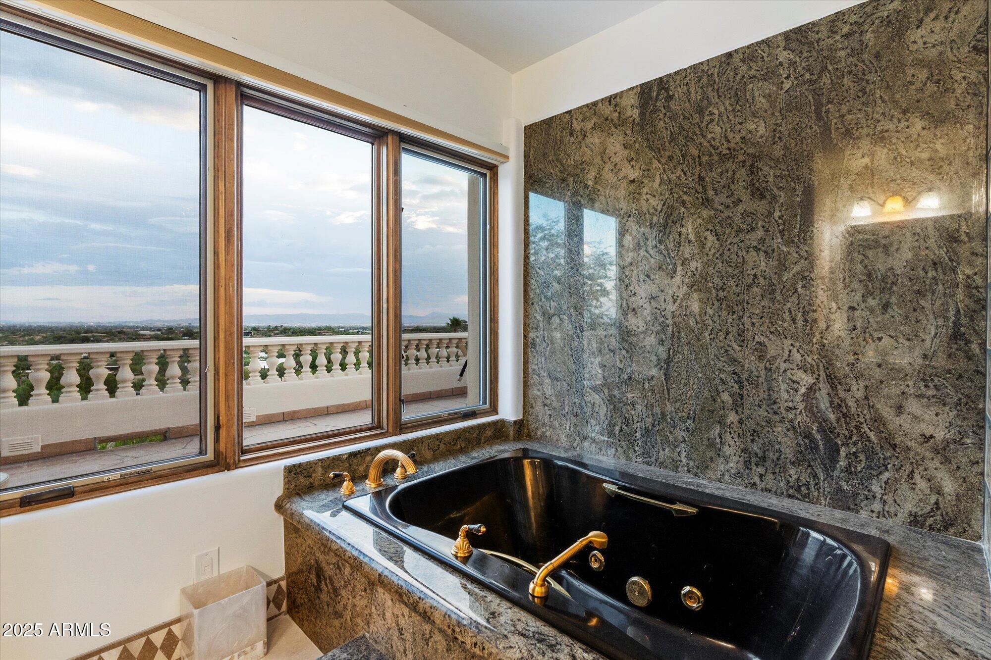 Paradise Valley, Arizona, 85253, United States, 6 Bedrooms Bedrooms, ,7 BathroomsBathrooms,Residential,Active,1946519