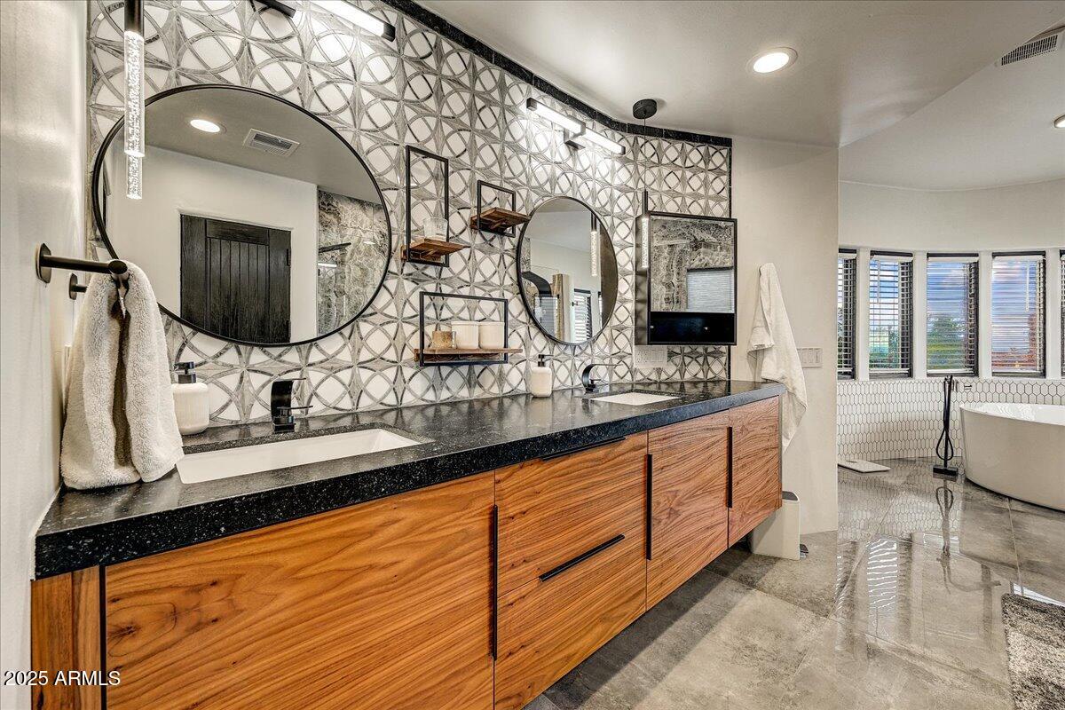 Carefree, Arizona, 85377, United States, 4 Bedrooms Bedrooms, ,5 BathroomsBathrooms,Residential,Active,1862909