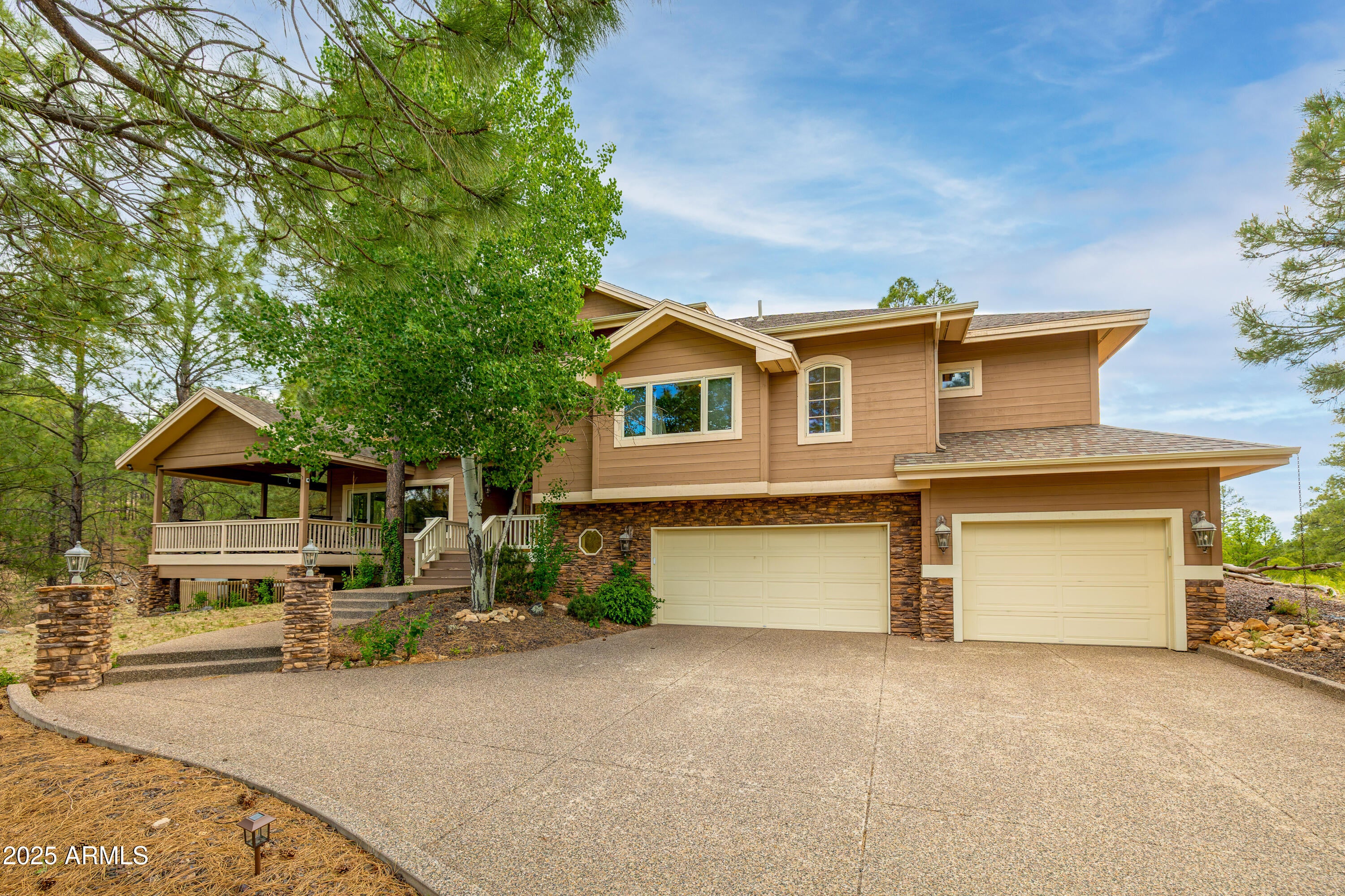 Flagstaff, Arizona, 86004, United States, 5 Bedrooms Bedrooms, ,5 BathroomsBathrooms,Residential,Active,1834471