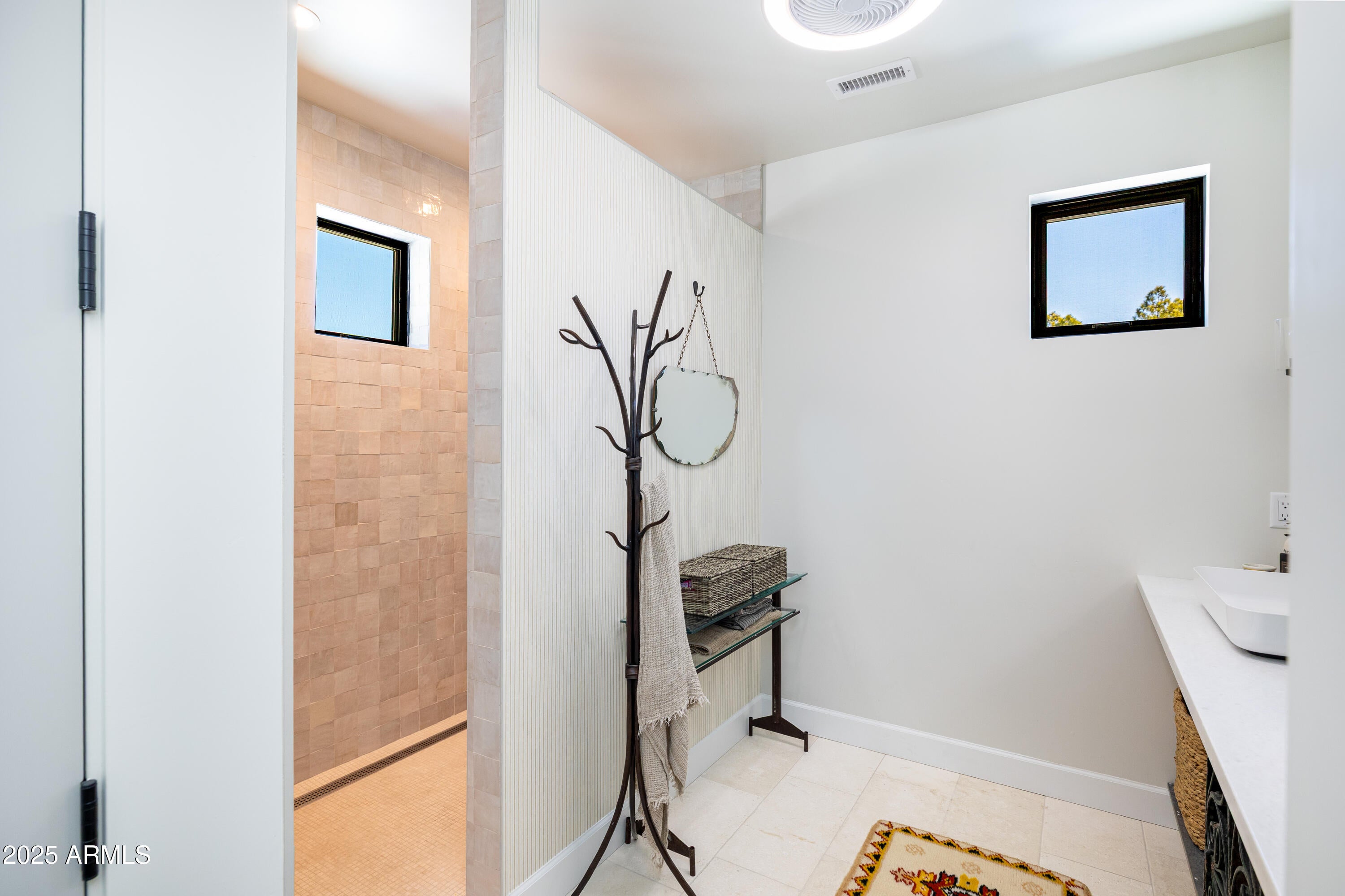 Flagstaff, Arizona, 86004, United States, 4 Bedrooms Bedrooms, ,6 BathroomsBathrooms,Residential,Active,1756417