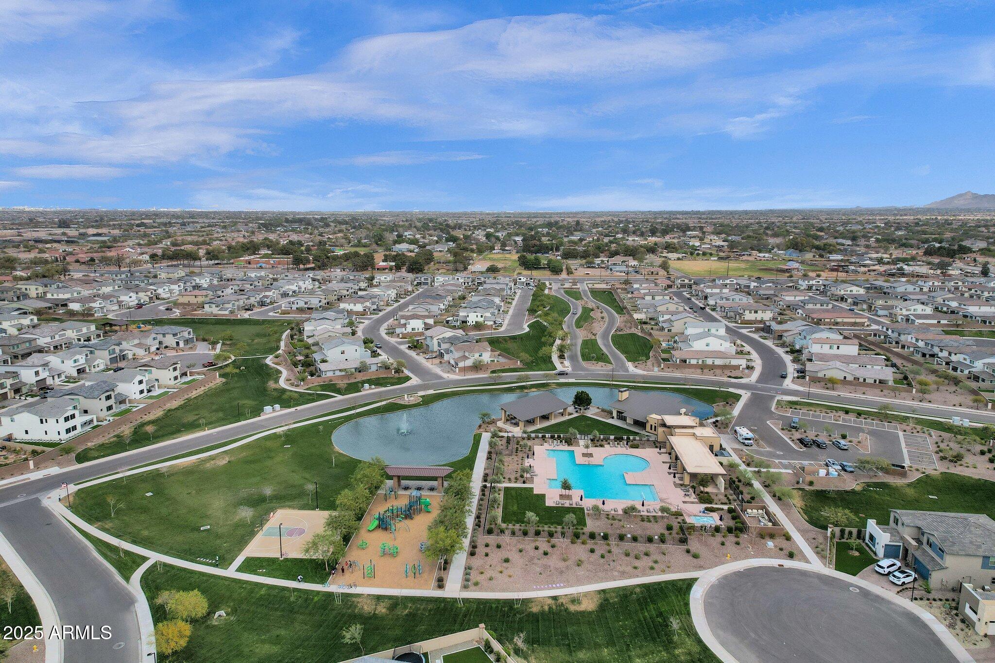 Gilbert, Arizona, 85298, United States, 5 Bedrooms Bedrooms, ,4 BathroomsBathrooms,Residential,Pending,1998605