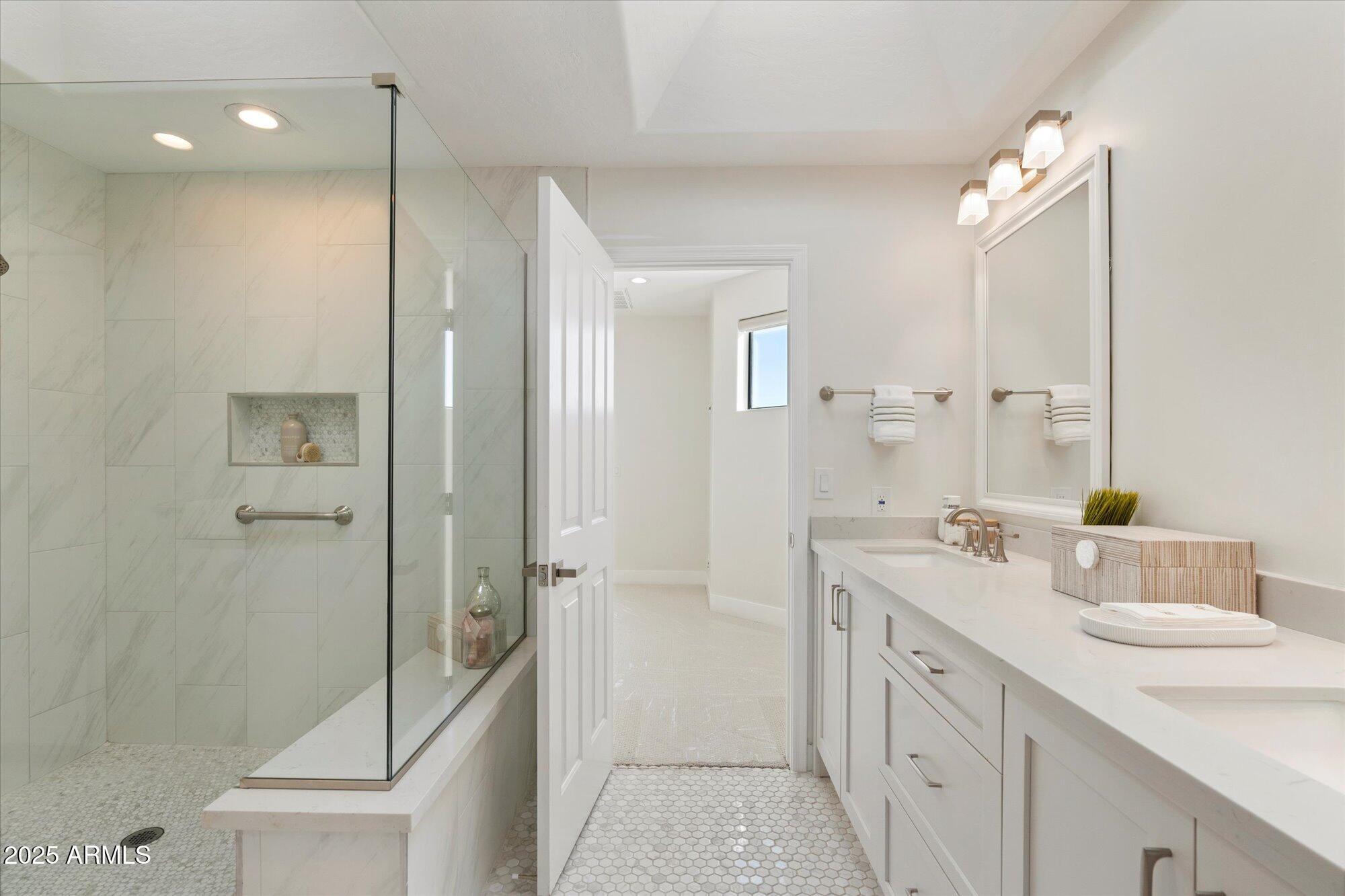 Scottsdale, Arizona, 85250, United States, 4 Bedrooms Bedrooms, ,3 BathroomsBathrooms,Residential,Active,2007185