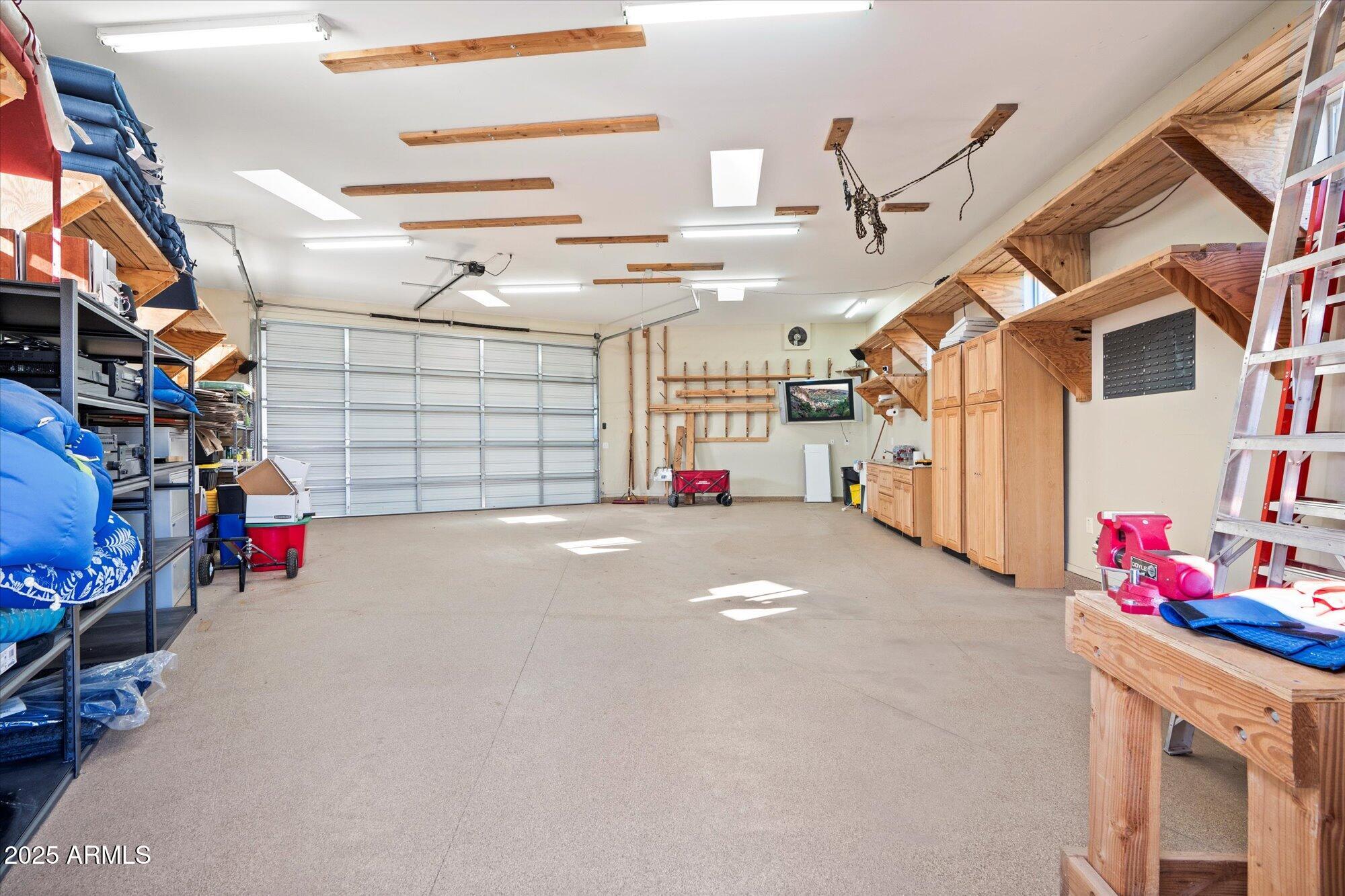 Phoenix, Arizona, 85018, United States, 4 Bedrooms Bedrooms, ,5 BathroomsBathrooms,Residential,Active,1968090