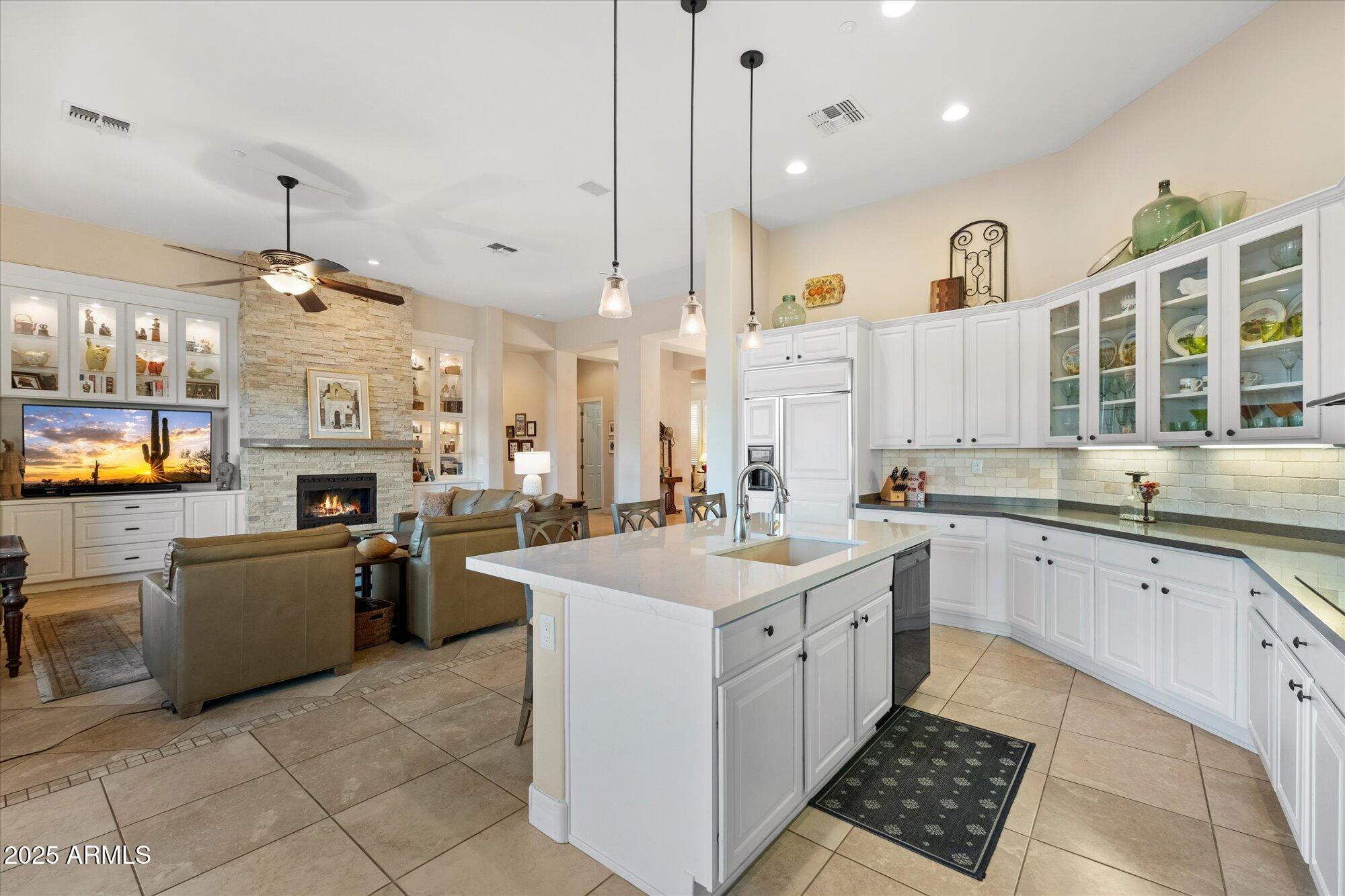 Anthem, Arizona, 85086, United States, 3 Bedrooms Bedrooms, ,4 BathroomsBathrooms,Residential,Pending,1973545