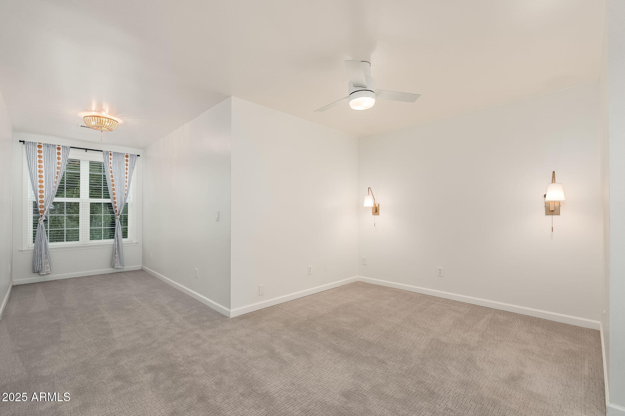 Flagstaff, Arizona, 86004, United States, 5 Bedrooms Bedrooms, ,4 BathroomsBathrooms,Residential,Active,1894165