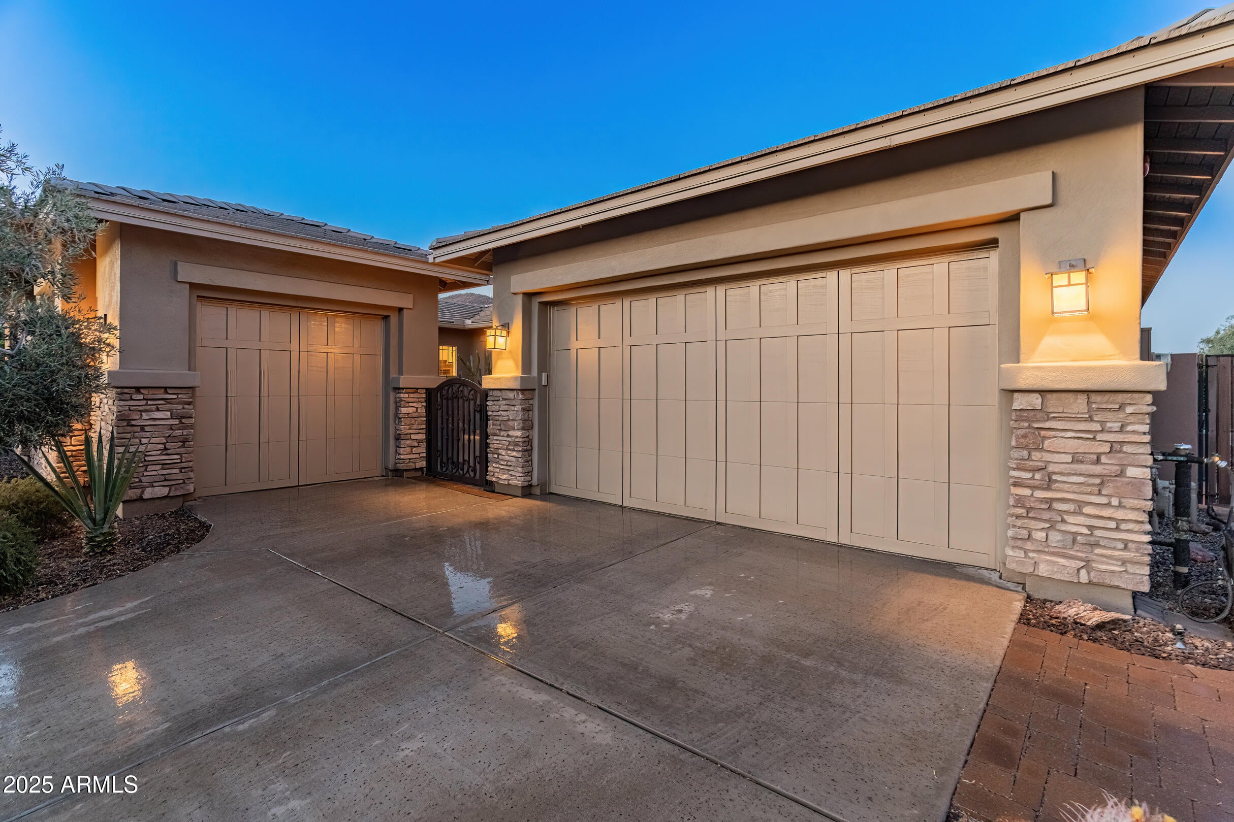 Peoria, Arizona, 85383, United States, 3 Bedrooms Bedrooms, ,4 BathroomsBathrooms,Residential,Active,2012903