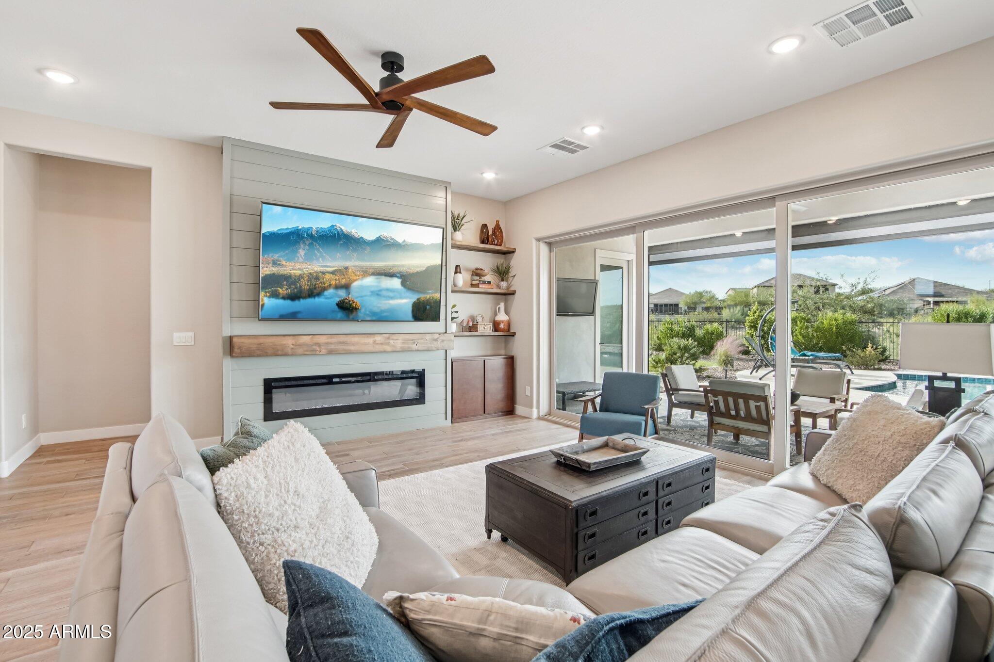 New River, Arizona, 85087, United States, 5 Bedrooms Bedrooms, ,4 BathroomsBathrooms,Residential,Active,1986912