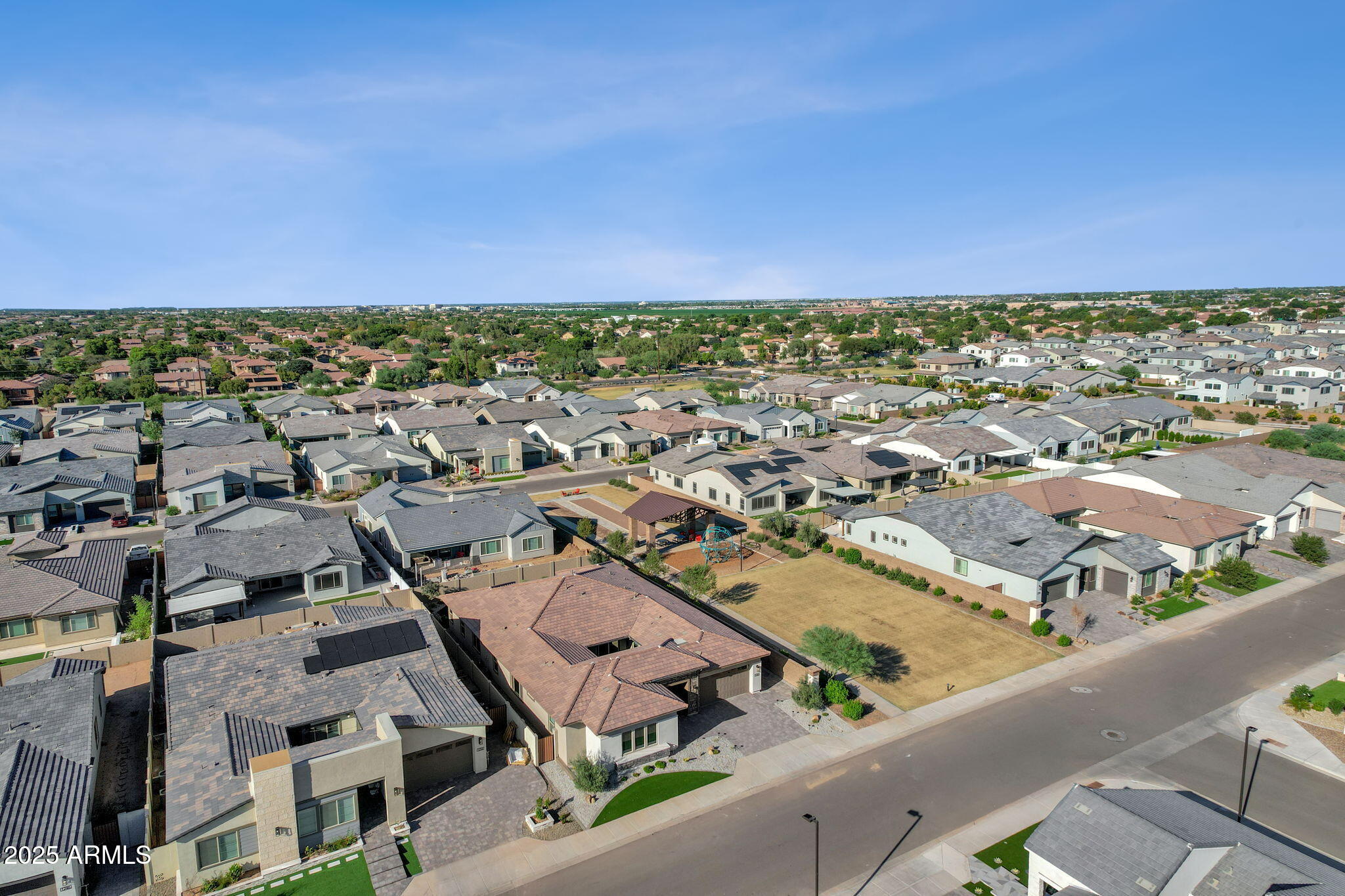 Gilbert, Arizona, 85298, United States, 5 Bedrooms Bedrooms, ,4 BathroomsBathrooms,Residential,Pending,1998605