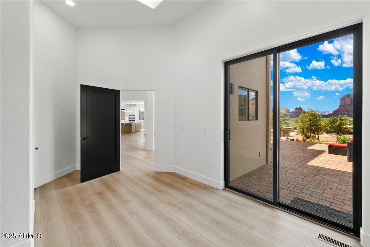 Sedona, Arizona, 86351, United States, 5 Bedrooms Bedrooms, ,6 BathroomsBathrooms,Residential,Active,1944107