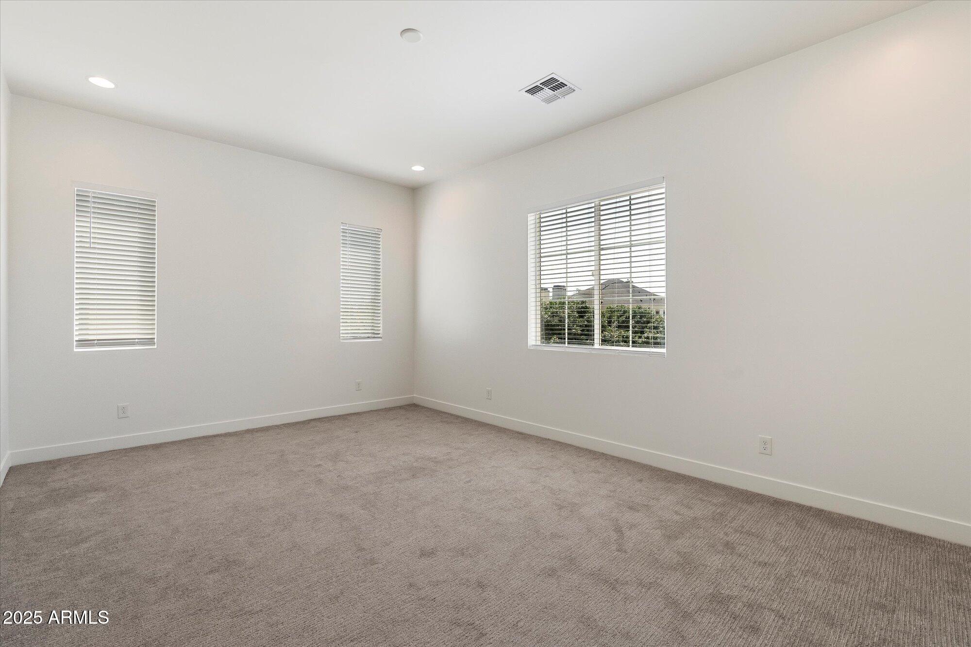 Phoenix, Arizona, 85021, United States, 4 Bedrooms Bedrooms, ,5 BathroomsBathrooms,Residential,Active,1929685