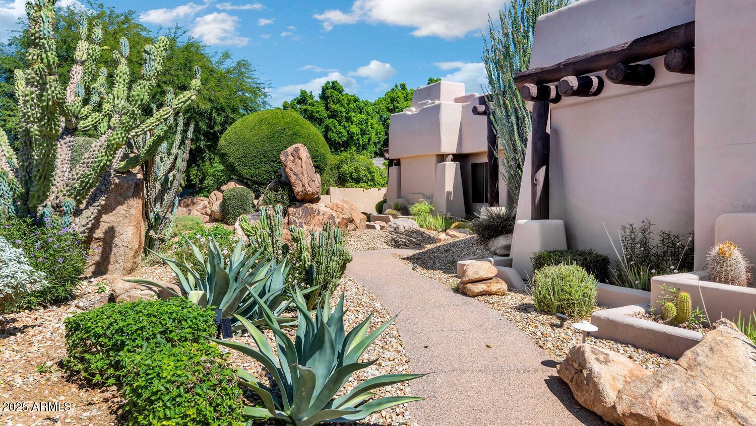 Glendale, Arizona, 85310, United States, 4 Bedrooms Bedrooms, ,4 BathroomsBathrooms,Residential,Active,1953274