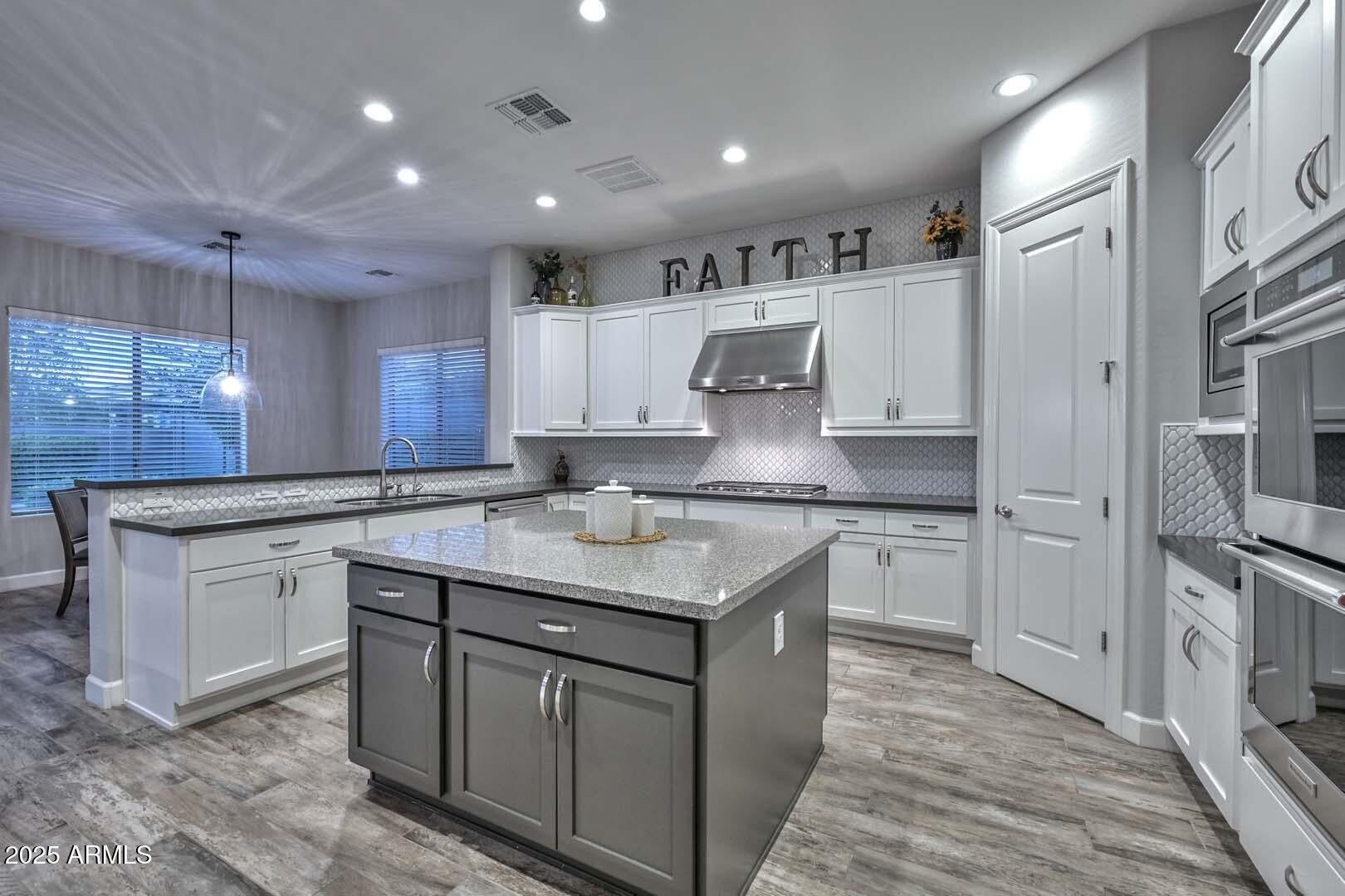 Cave Creek, Arizona, 85331, United States, 4 Bedrooms Bedrooms, ,4 BathroomsBathrooms,Residential,Active,1969643