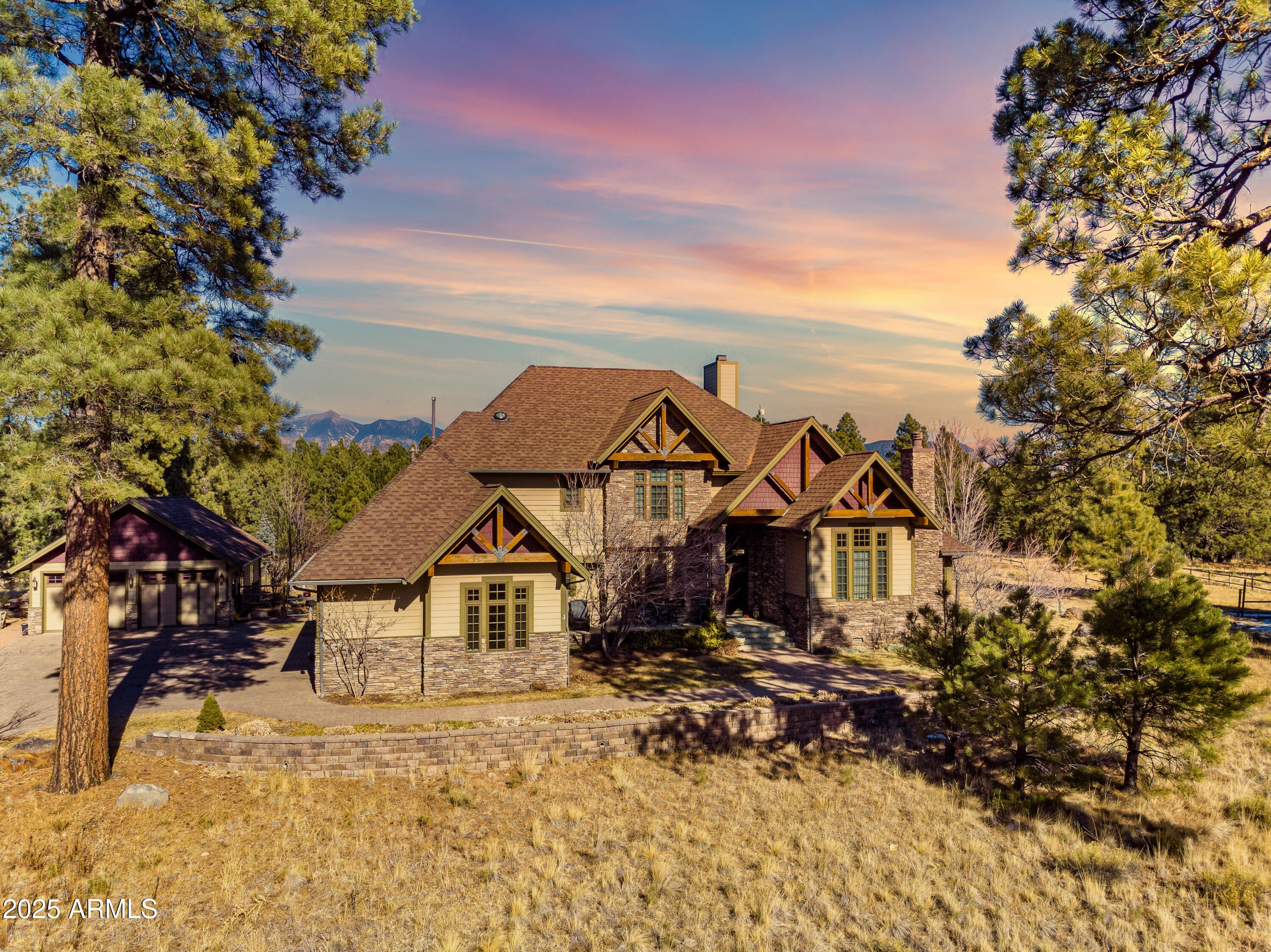 Flagstaff, Arizona, 86005, United States, 4 Bedrooms Bedrooms, ,5 BathroomsBathrooms,Residential,Active,1756371