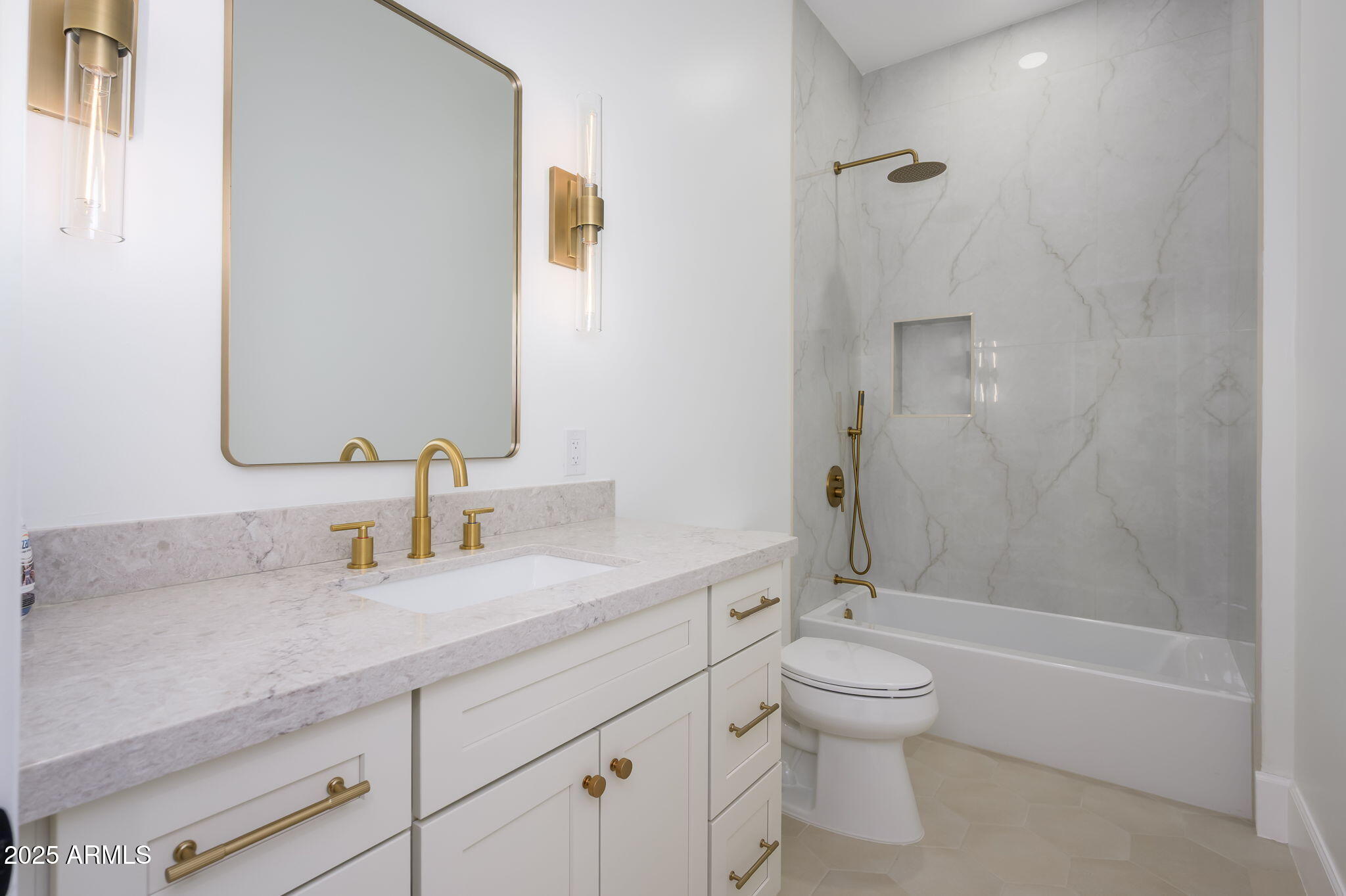 Mesa, Arizona, 85215, United States, 5 Bedrooms Bedrooms, ,6 BathroomsBathrooms,Residential,Active,2007302