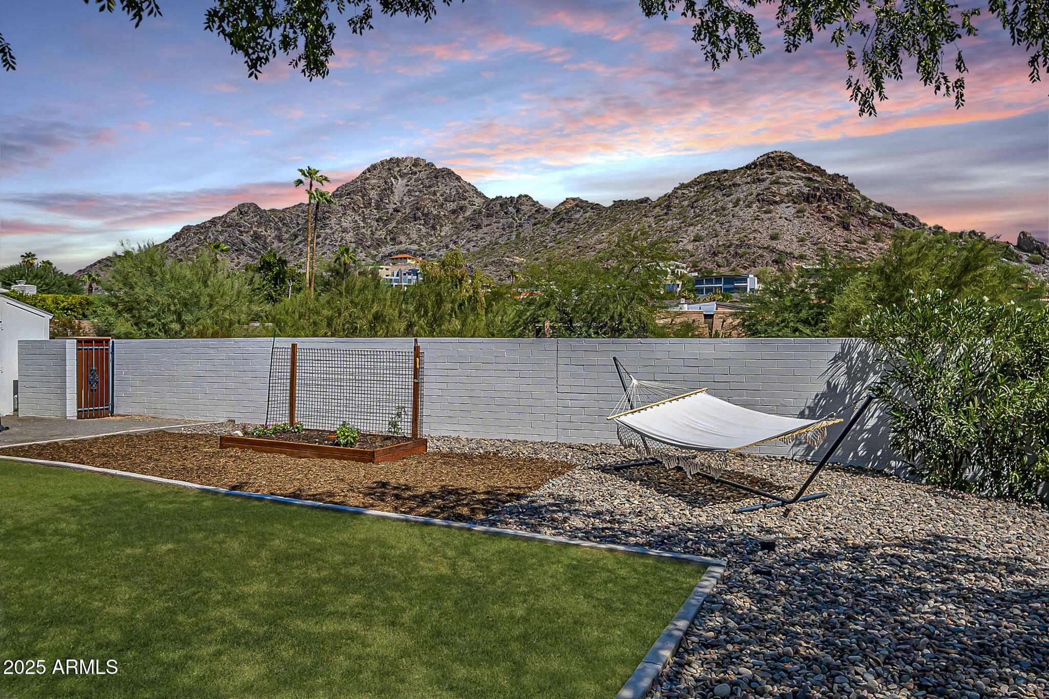 Phoenix, Arizona, 85020, United States, 4 Bedrooms Bedrooms, ,4 BathroomsBathrooms,Residential,Active,1946320