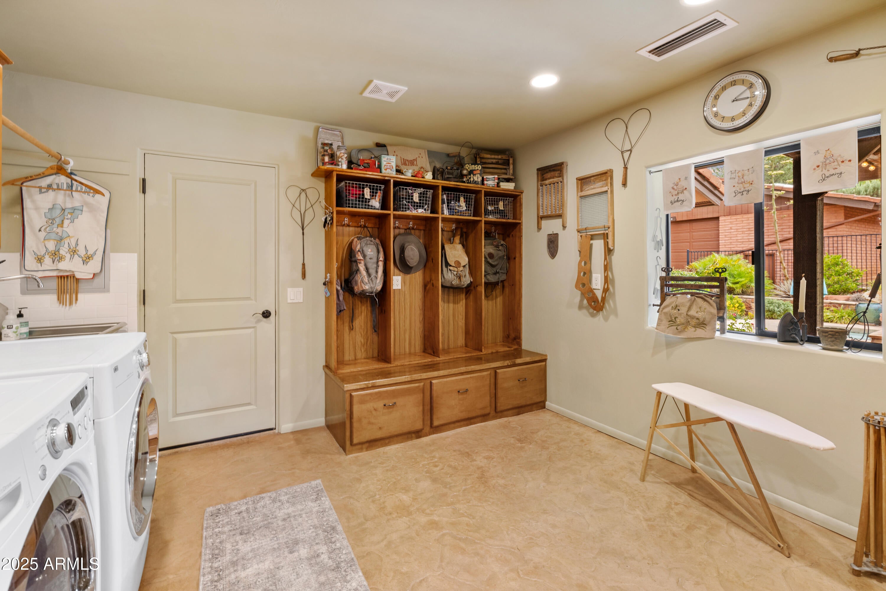 Sedona, Arizona, 86336, United States, 4 Bedrooms Bedrooms, ,4 BathroomsBathrooms,Residential,Active,1929401