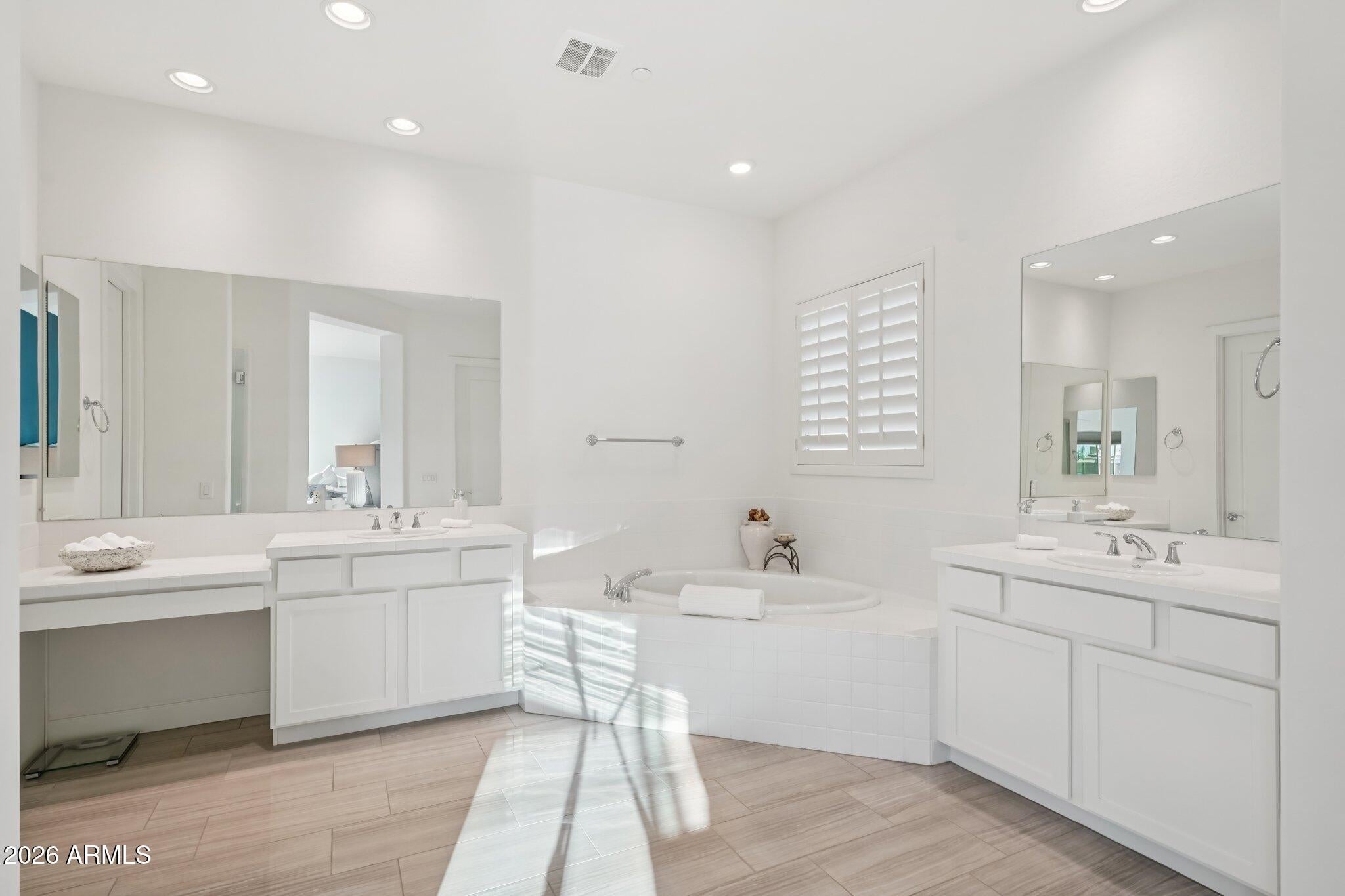 Peoria, Arizona, 85383, United States, 4 Bedrooms Bedrooms, ,4 BathroomsBathrooms,Residential,Active,2012902