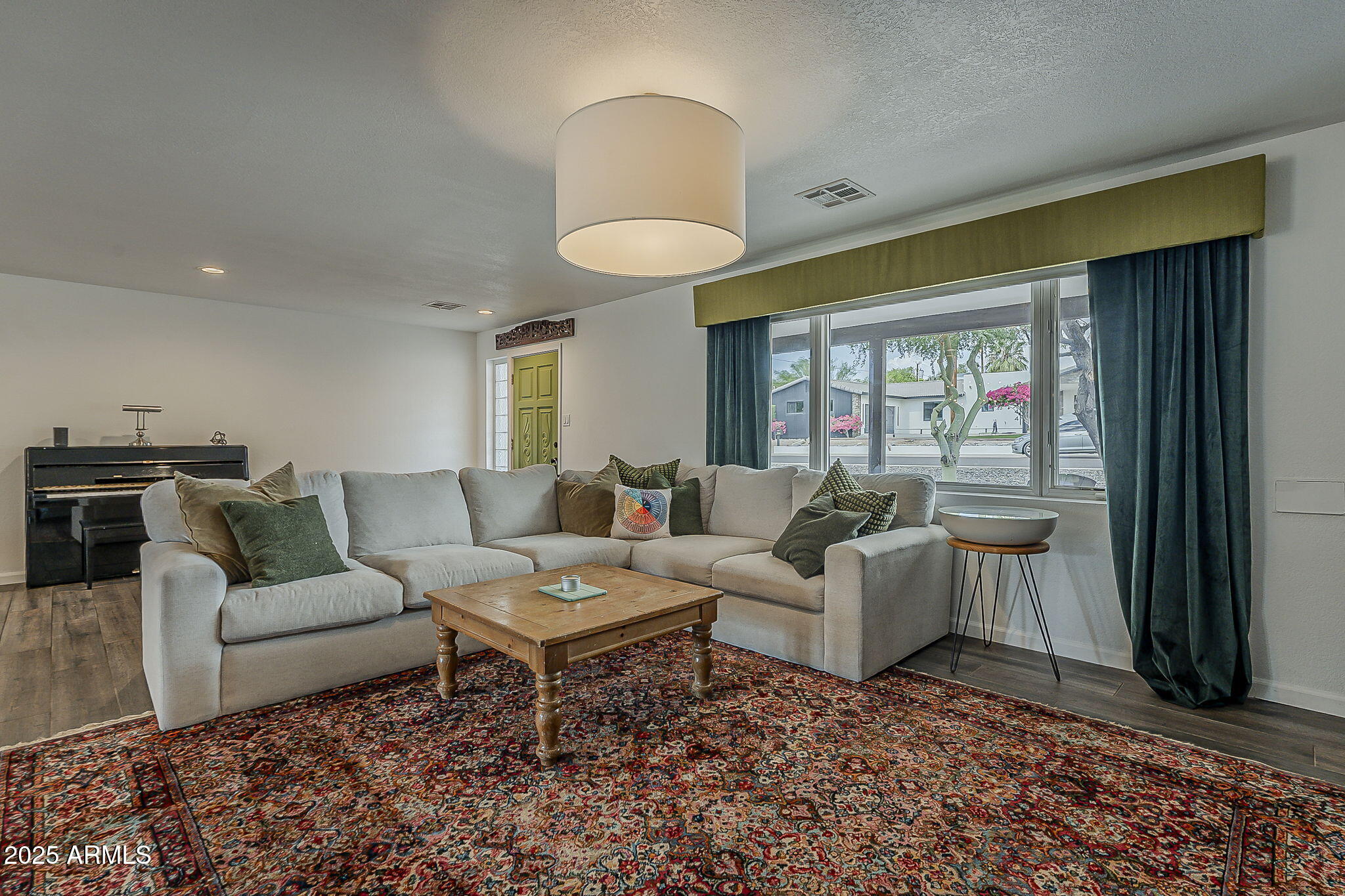 Phoenix, Arizona, 85020, United States, 4 Bedrooms Bedrooms, ,4 BathroomsBathrooms,Residential,Active,1946320