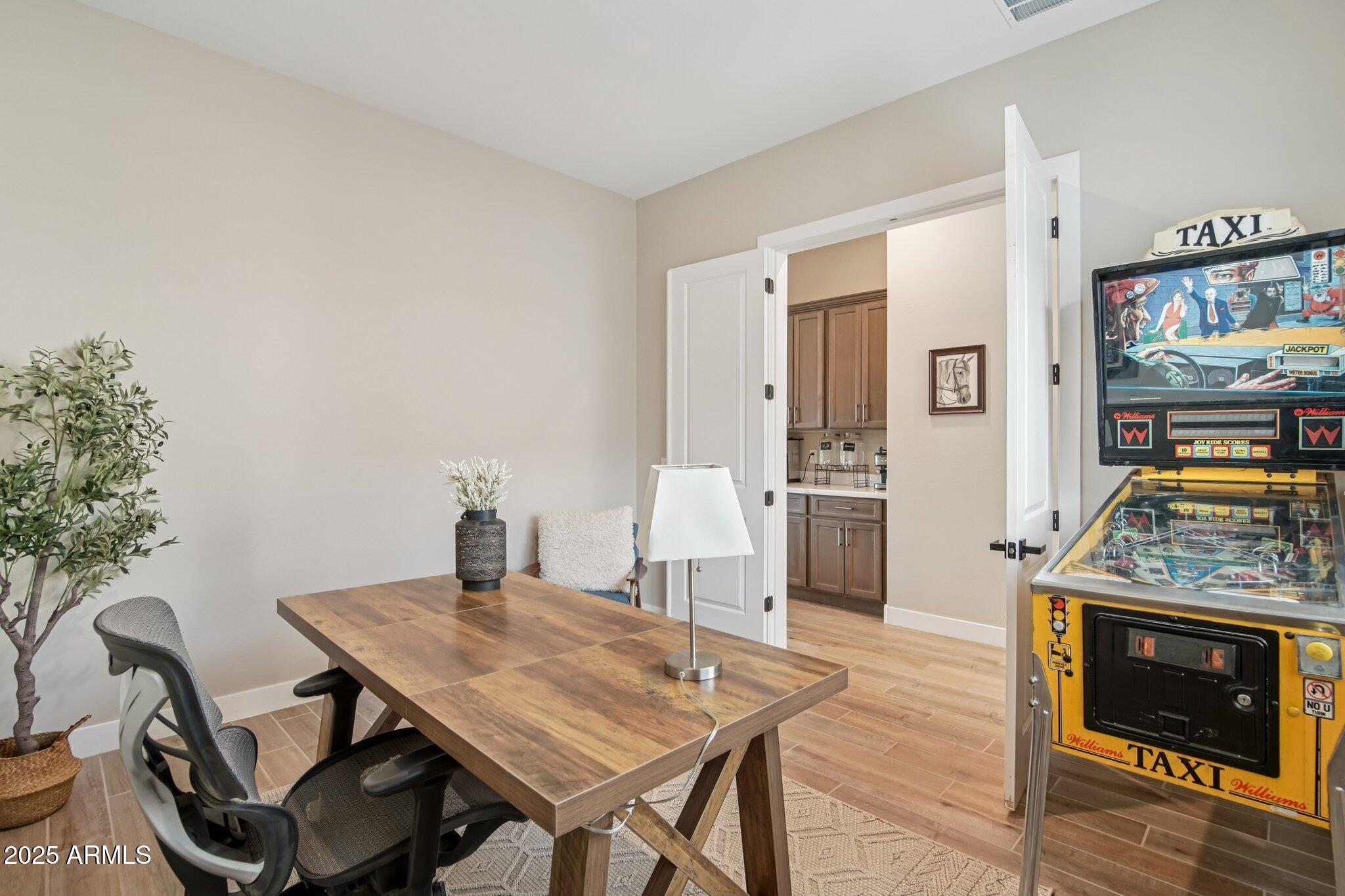 New River, Arizona, 85087, United States, 5 Bedrooms Bedrooms, ,4 BathroomsBathrooms,Residential,Active,1986912