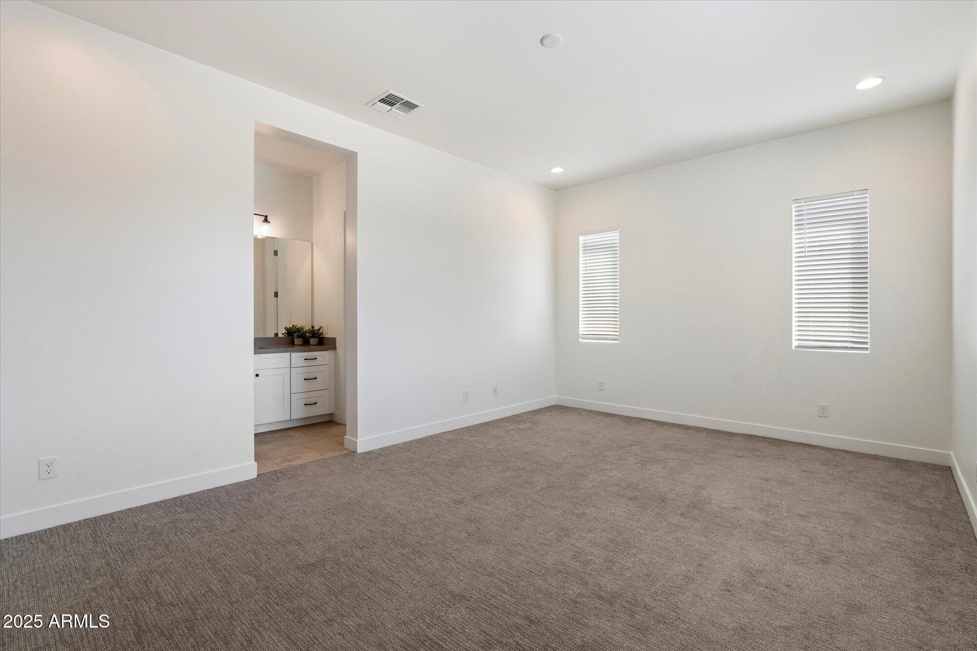 Phoenix, Arizona, 85021, United States, 4 Bedrooms Bedrooms, ,5 BathroomsBathrooms,Residential,Active,1929685