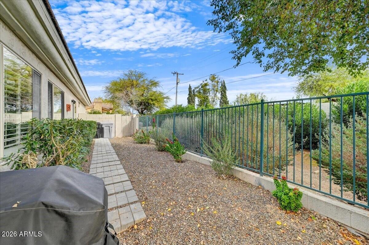 Scottsdale, Arizona, 85260, United States, 2 Bedrooms Bedrooms, ,3 BathroomsBathrooms,Residential,Active,2017108