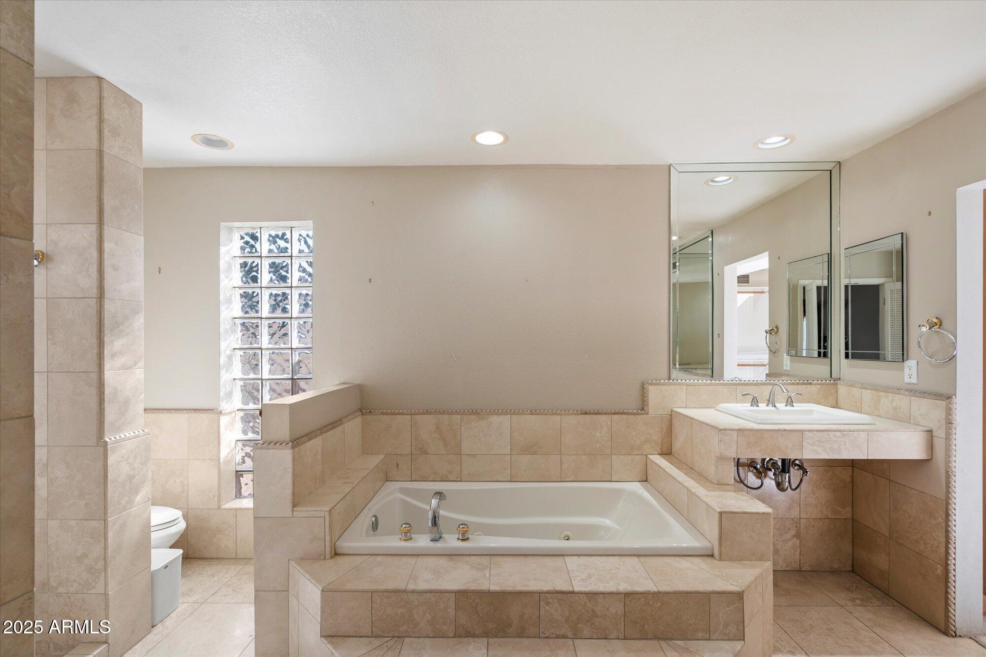 Scottsdale, Arizona, 85258, United States, 3 Bedrooms Bedrooms, ,3 BathroomsBathrooms,Residential,Active,1994962