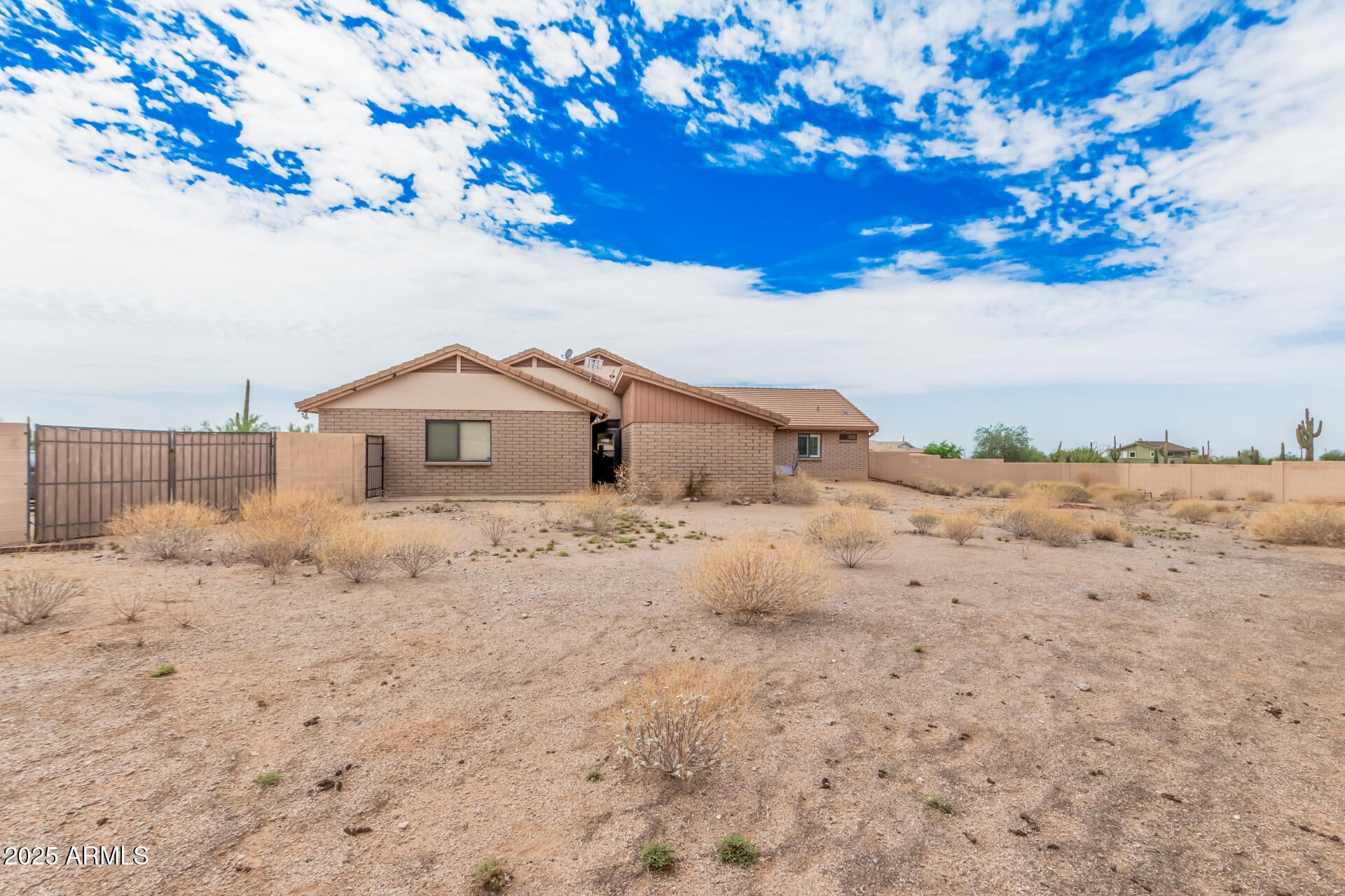 Mesa, Arizona, 85207, United States, 4 Bedrooms Bedrooms, ,3 BathroomsBathrooms,Residential,Active,1936410