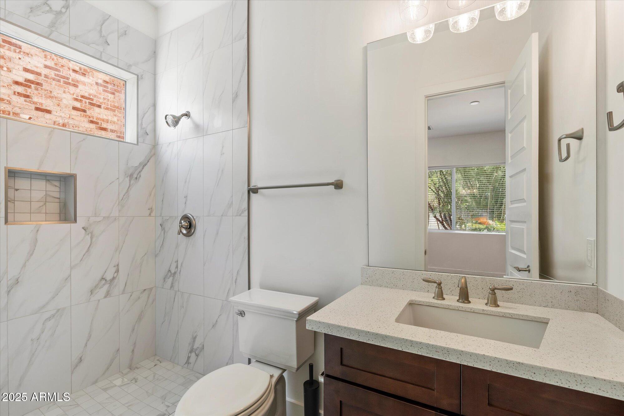 Phoenix, Arizona, 85021, United States, 4 Bedrooms Bedrooms, ,5 BathroomsBathrooms,Residential,Active,1929685