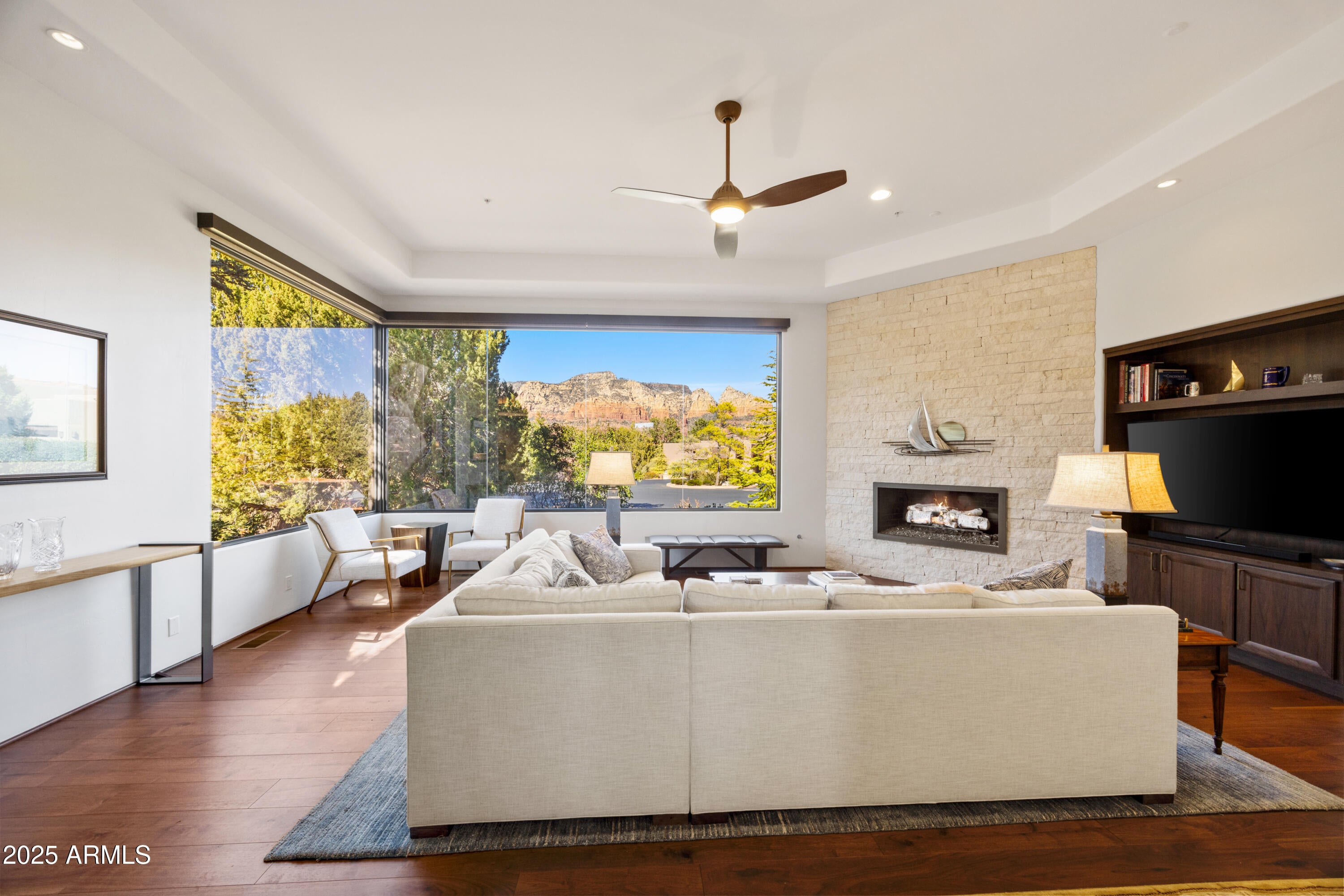 Sedona, Arizona, 86336, United States, 3 Bedrooms Bedrooms, ,4 BathroomsBathrooms,Residential,Active,1971787