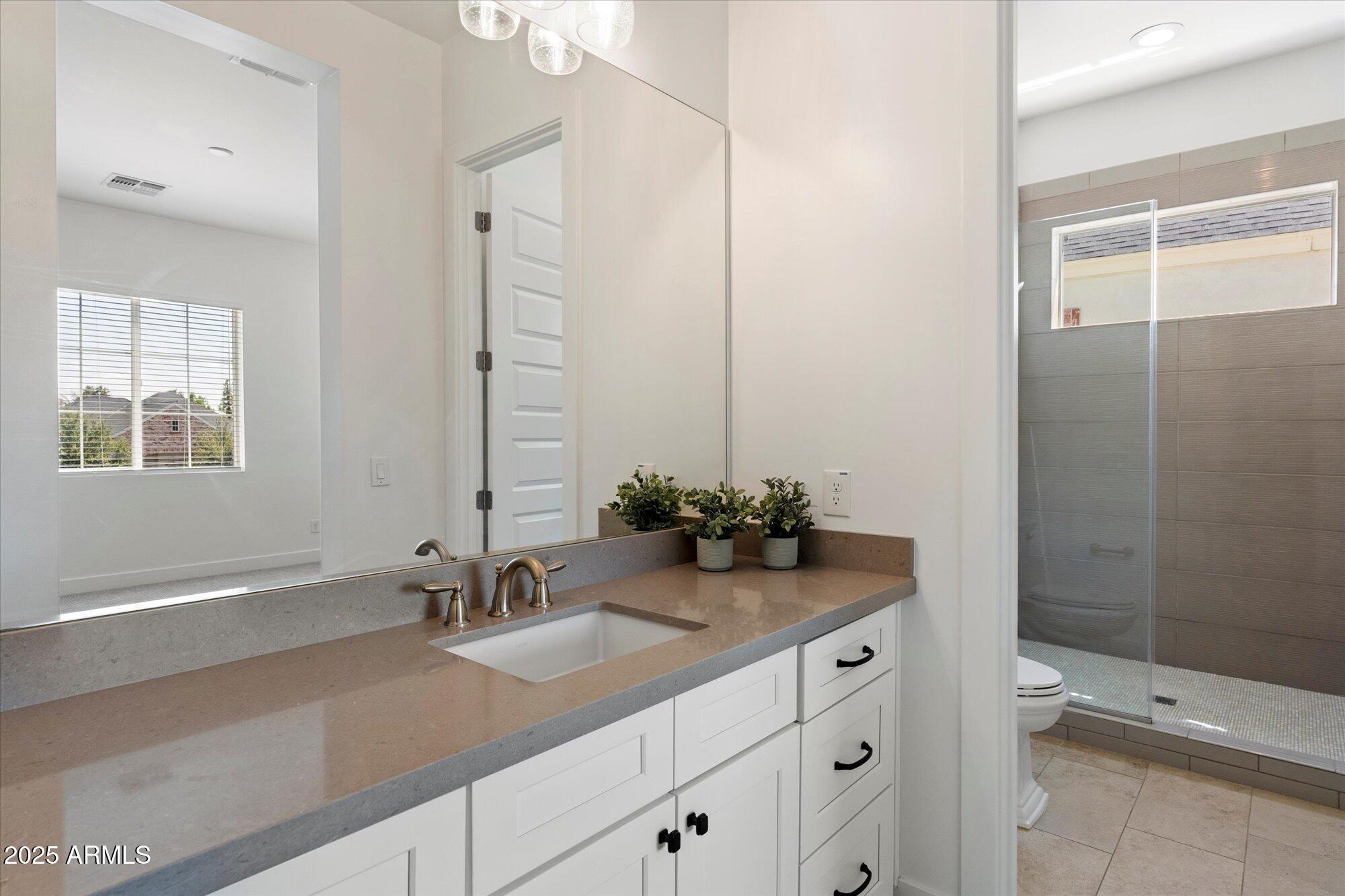 Phoenix, Arizona, 85021, United States, 4 Bedrooms Bedrooms, ,5 BathroomsBathrooms,Residential,Active,1929685