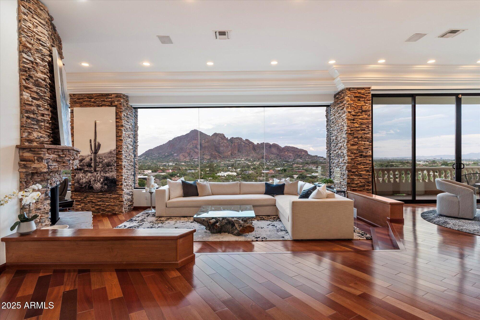 Paradise Valley, Arizona, 85253, United States, 6 Bedrooms Bedrooms, ,7 BathroomsBathrooms,Residential,Active,1946519