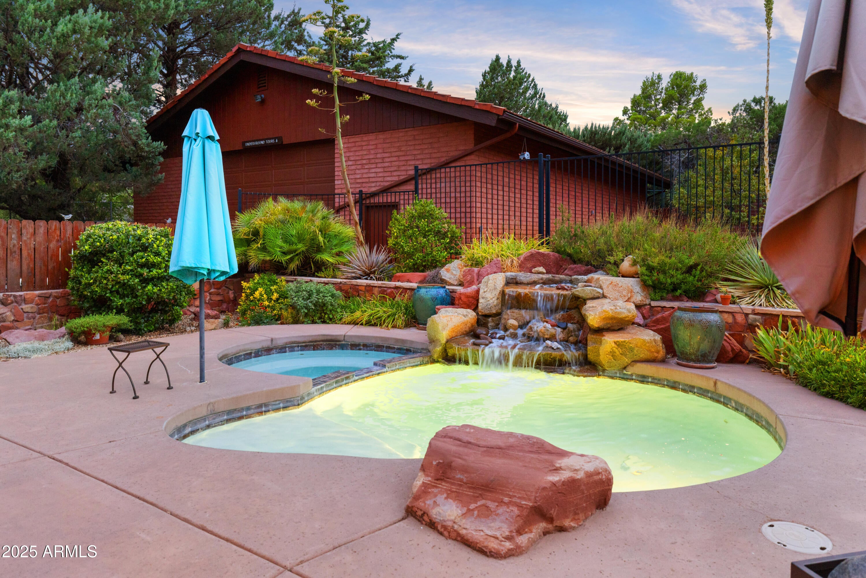 Sedona, Arizona, 86336, United States, 4 Bedrooms Bedrooms, ,4 BathroomsBathrooms,Residential,Active,1929401
