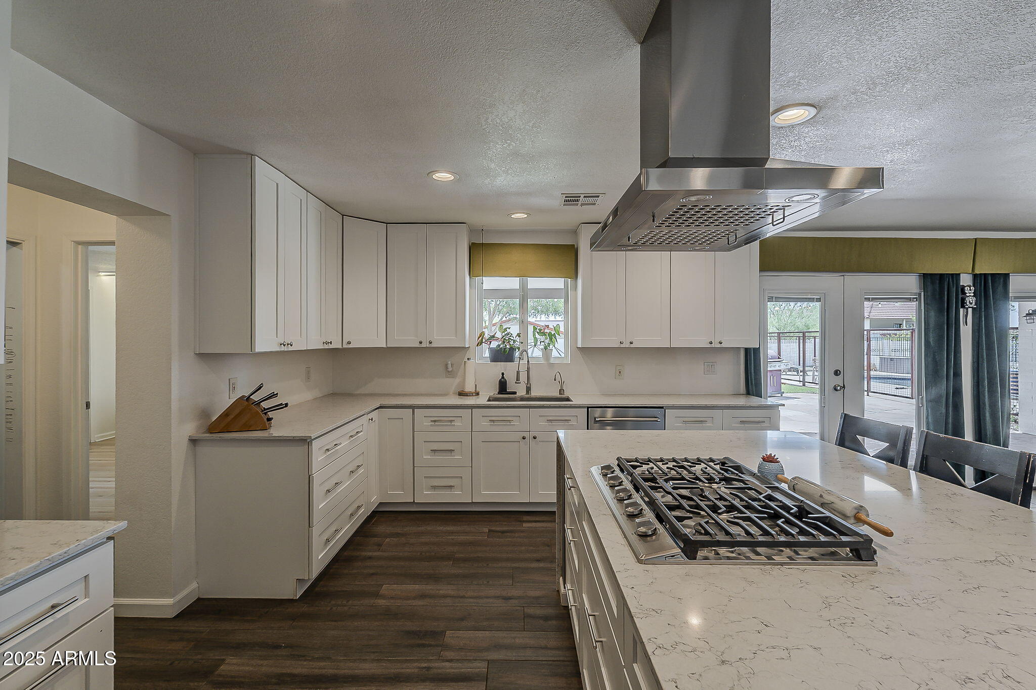 Phoenix, Arizona, 85020, United States, 4 Bedrooms Bedrooms, ,4 BathroomsBathrooms,Residential,Active,1946320