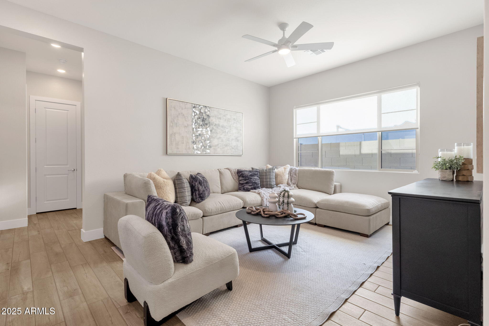 Gilbert, Arizona, 85298, United States, 5 Bedrooms Bedrooms, ,4 BathroomsBathrooms,Residential,Pending,1998605