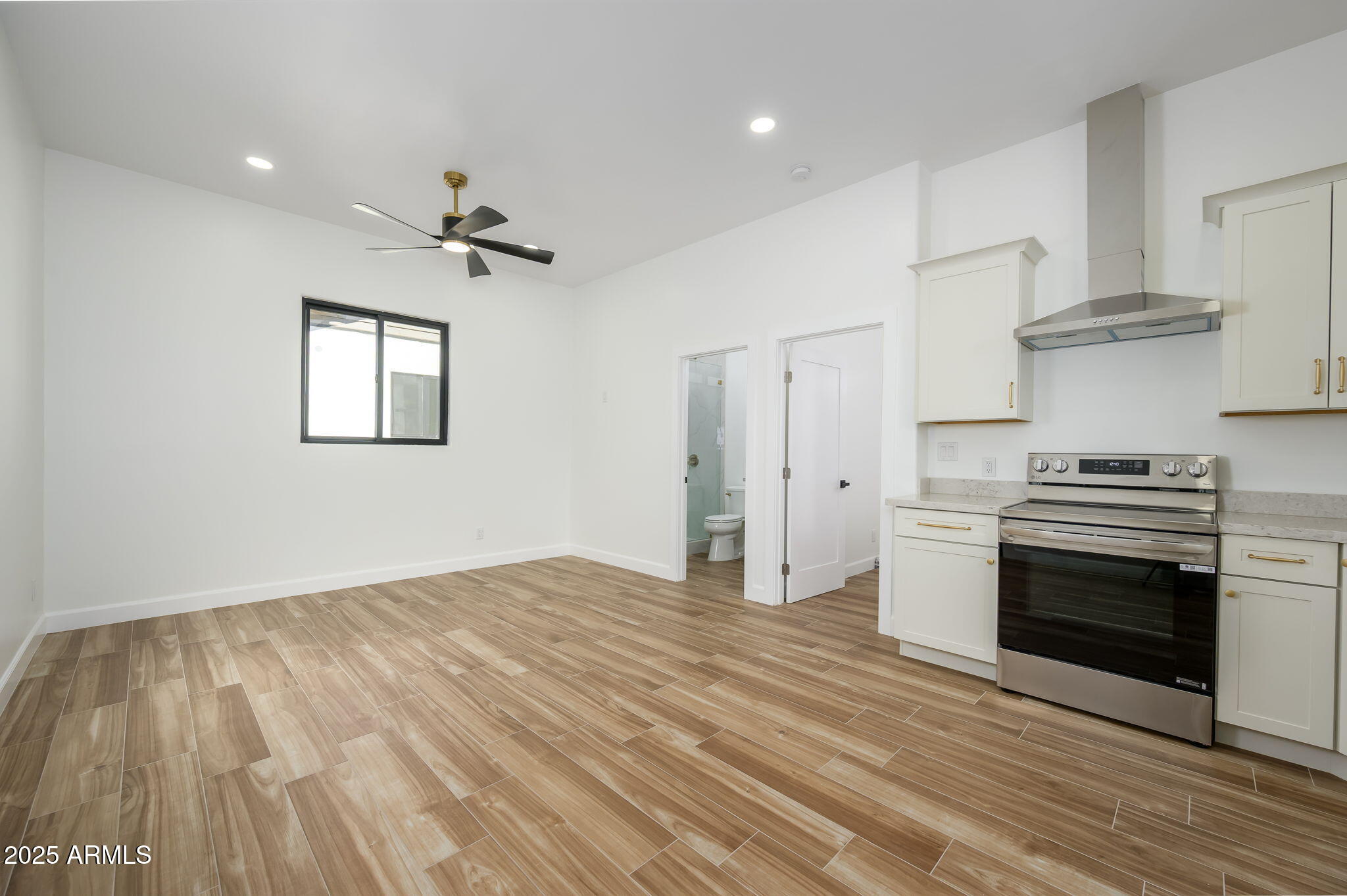 Mesa, Arizona, 85215, United States, 5 Bedrooms Bedrooms, ,6 BathroomsBathrooms,Residential,Active,2007302