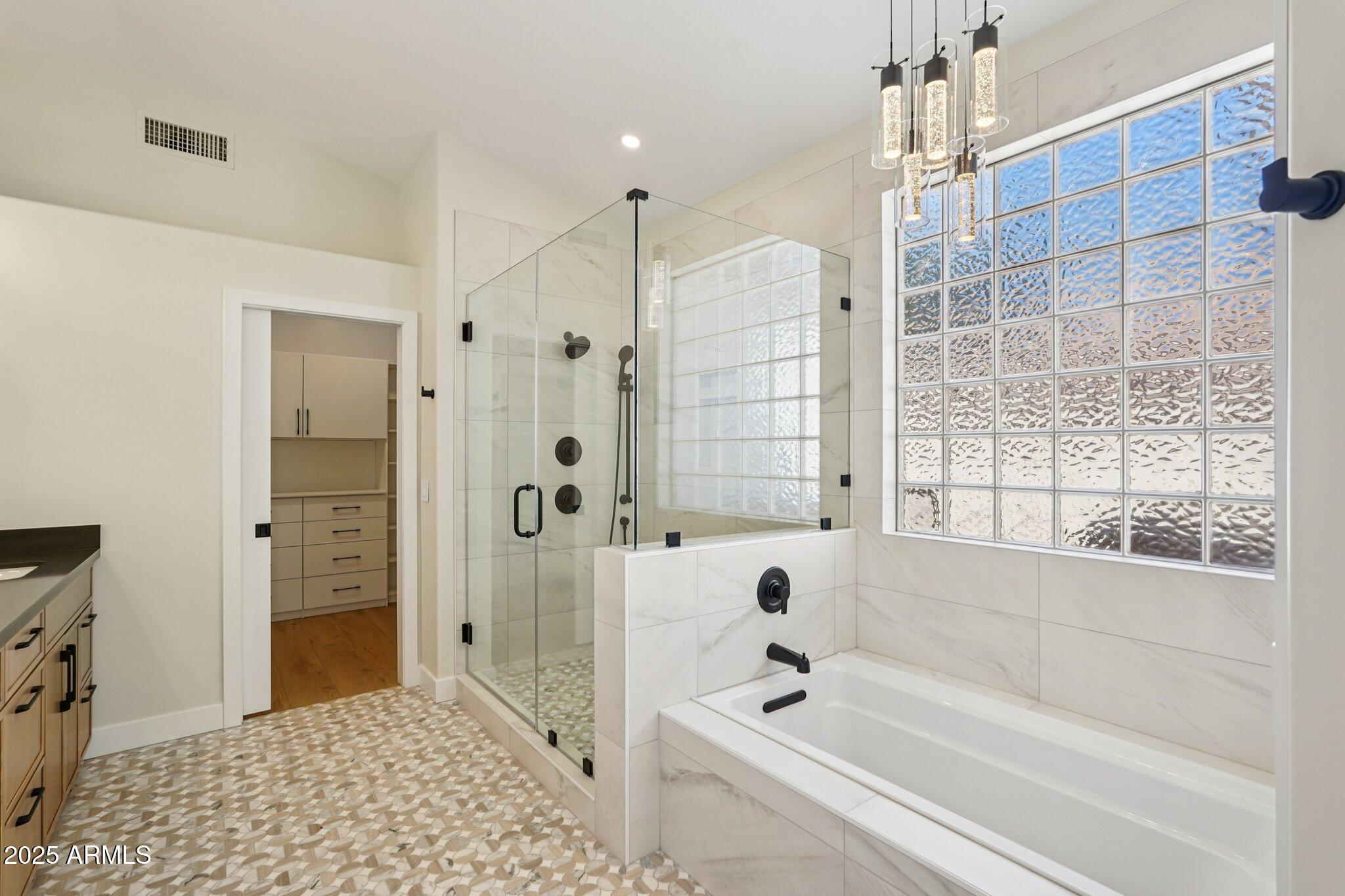 Glendale, Arizona, 85308, United States, 5 Bedrooms Bedrooms, ,4 BathroomsBathrooms,Residential,Active,1945319