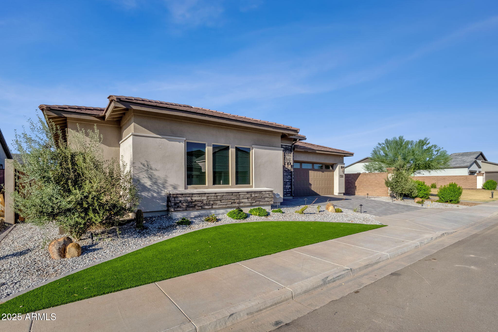 Gilbert, Arizona, 85298, United States, 5 Bedrooms Bedrooms, ,4 BathroomsBathrooms,Residential,Pending,1998605