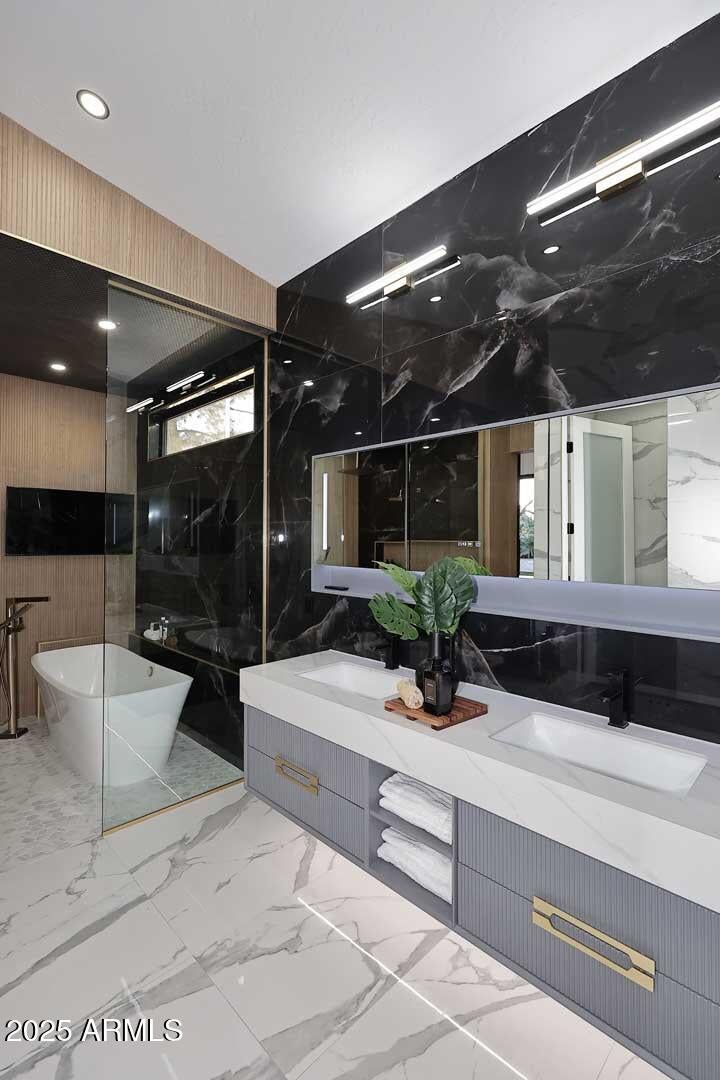 Scottsdale, Arizona, 85260, United States, 3 Bedrooms Bedrooms, ,3 BathroomsBathrooms,Residential,Active,1944086