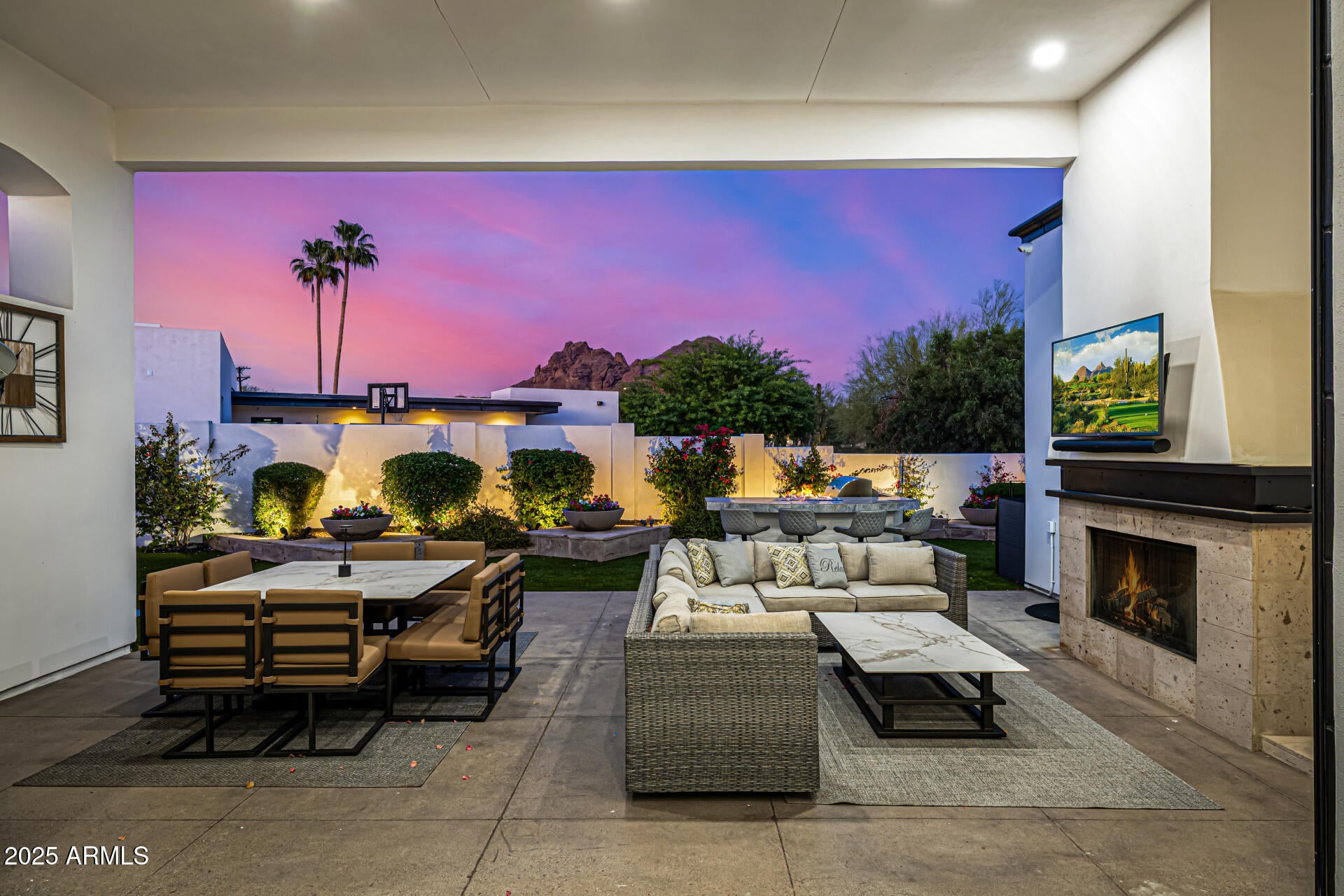 Phoenix, Arizona, 85018, United States, 4 Bedrooms Bedrooms, ,5 BathroomsBathrooms,Residential,Active,1968090