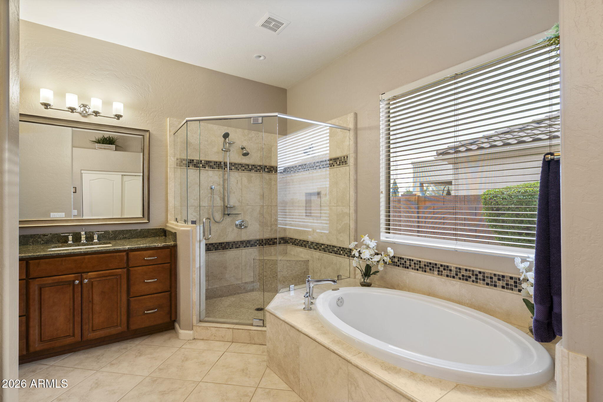 Phoenix, Arizona, 85054, United States, 3 Bedrooms Bedrooms, ,2 BathroomsBathrooms,Residential,Active,2013936