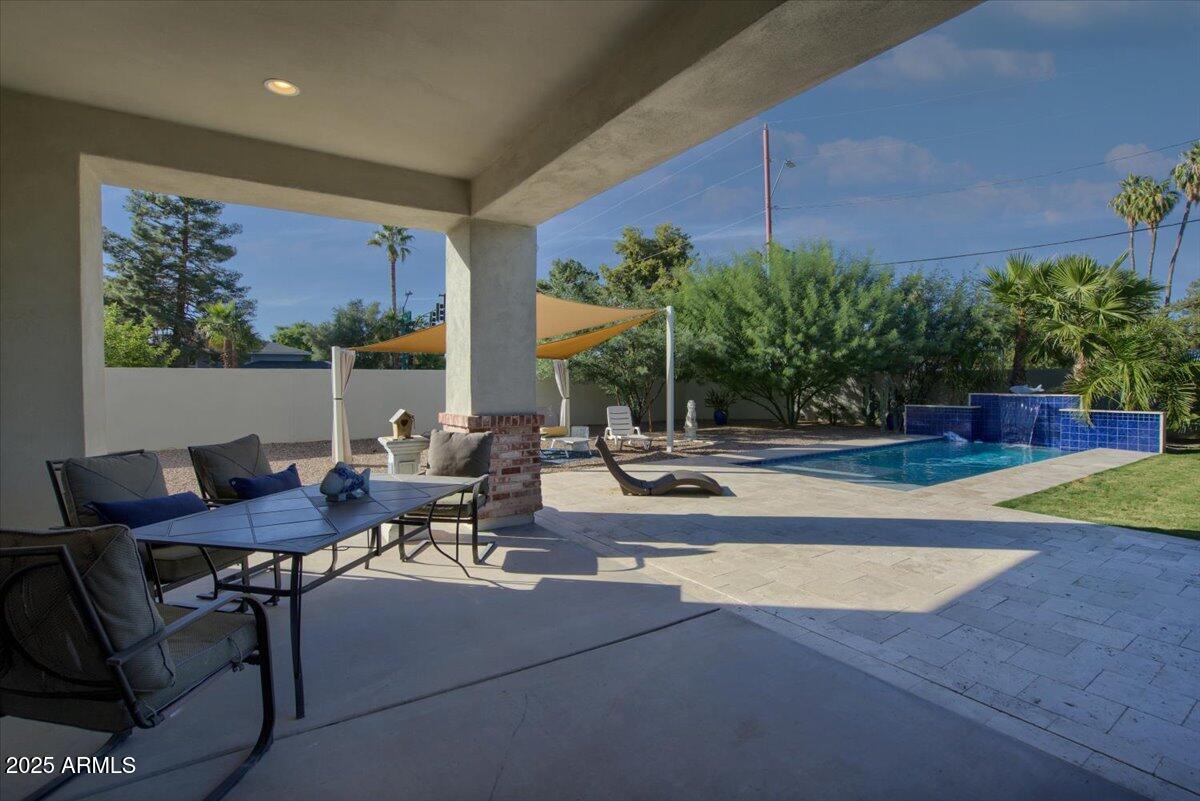 Phoenix, Arizona, 85021, United States, 4 Bedrooms Bedrooms, ,5 BathroomsBathrooms,Residential,Active,1929685