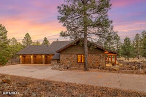 Flagstaff, Arizona, 86001, United States, 4 Bedrooms Bedrooms, ,4 BathroomsBathrooms,Residential,Active,2002671