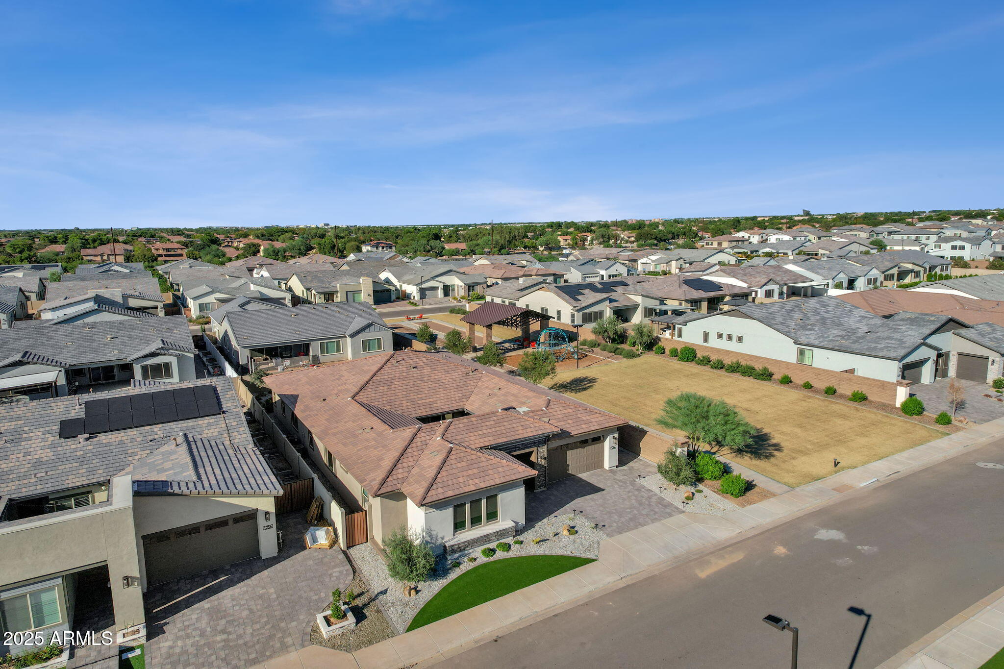 Gilbert, Arizona, 85298, United States, 5 Bedrooms Bedrooms, ,4 BathroomsBathrooms,Residential,Pending,1998605