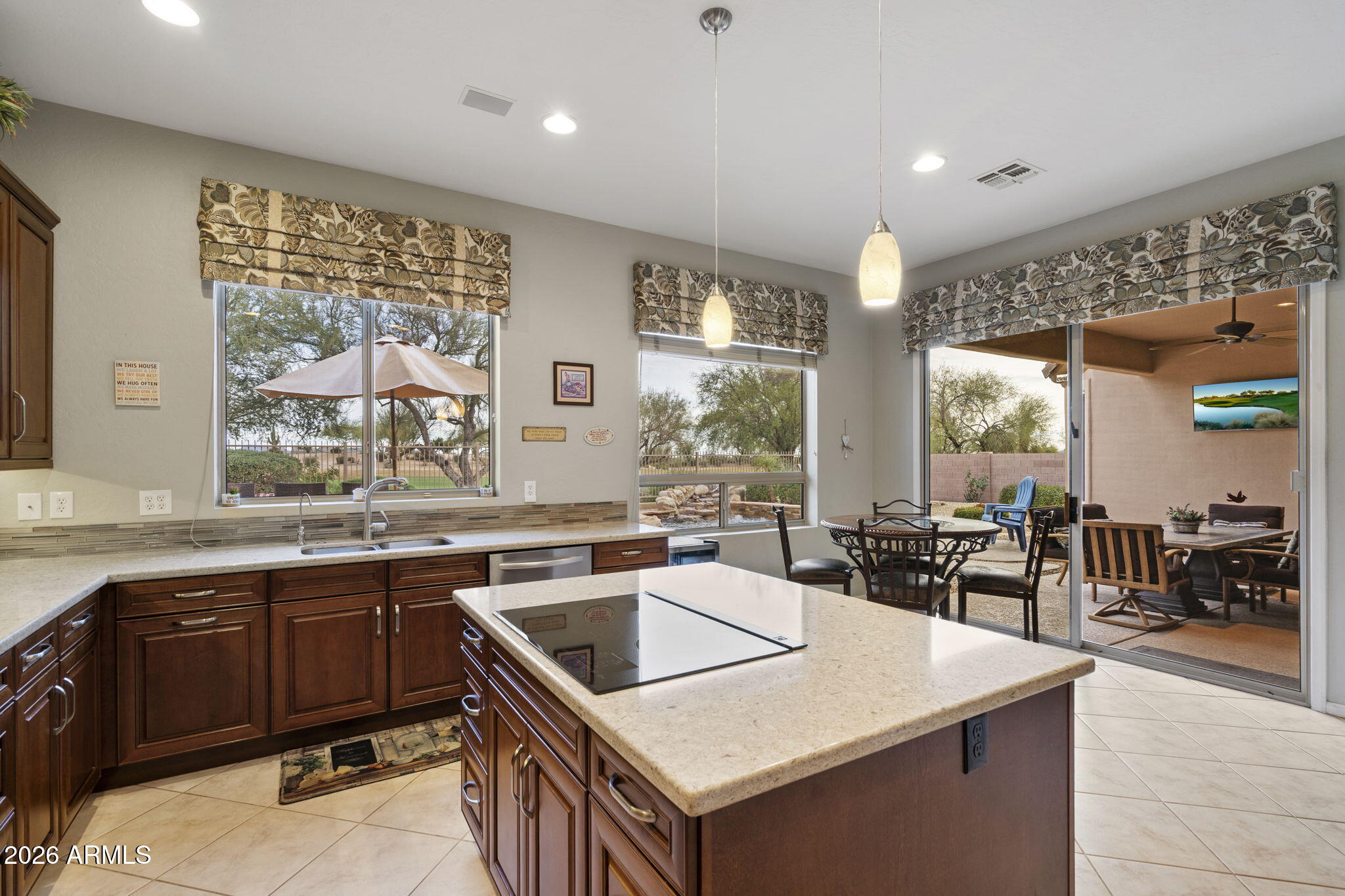 Phoenix, Arizona, 85054, United States, 3 Bedrooms Bedrooms, ,2 BathroomsBathrooms,Residential,Active,2013936