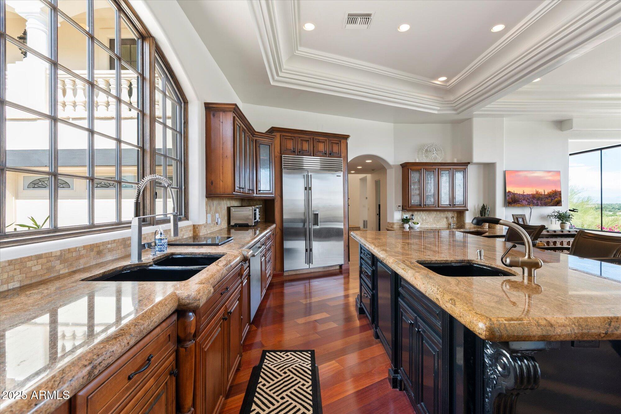 Paradise Valley, Arizona, 85253, United States, 6 Bedrooms Bedrooms, ,7 BathroomsBathrooms,Residential,Active,1946519