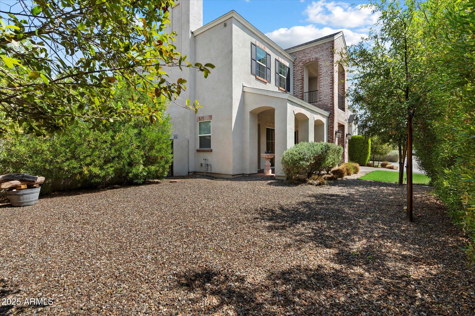 Phoenix, Arizona, 85021, United States, 4 Bedrooms Bedrooms, ,5 BathroomsBathrooms,Residential,Active,1929685
