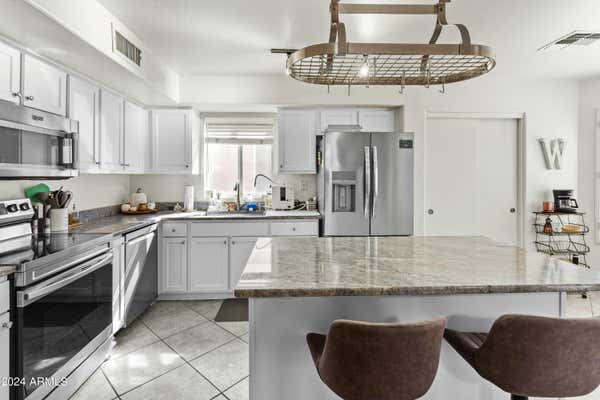 3211 E KERRY LN, PHOENIX, AZ 85050 - Image 1